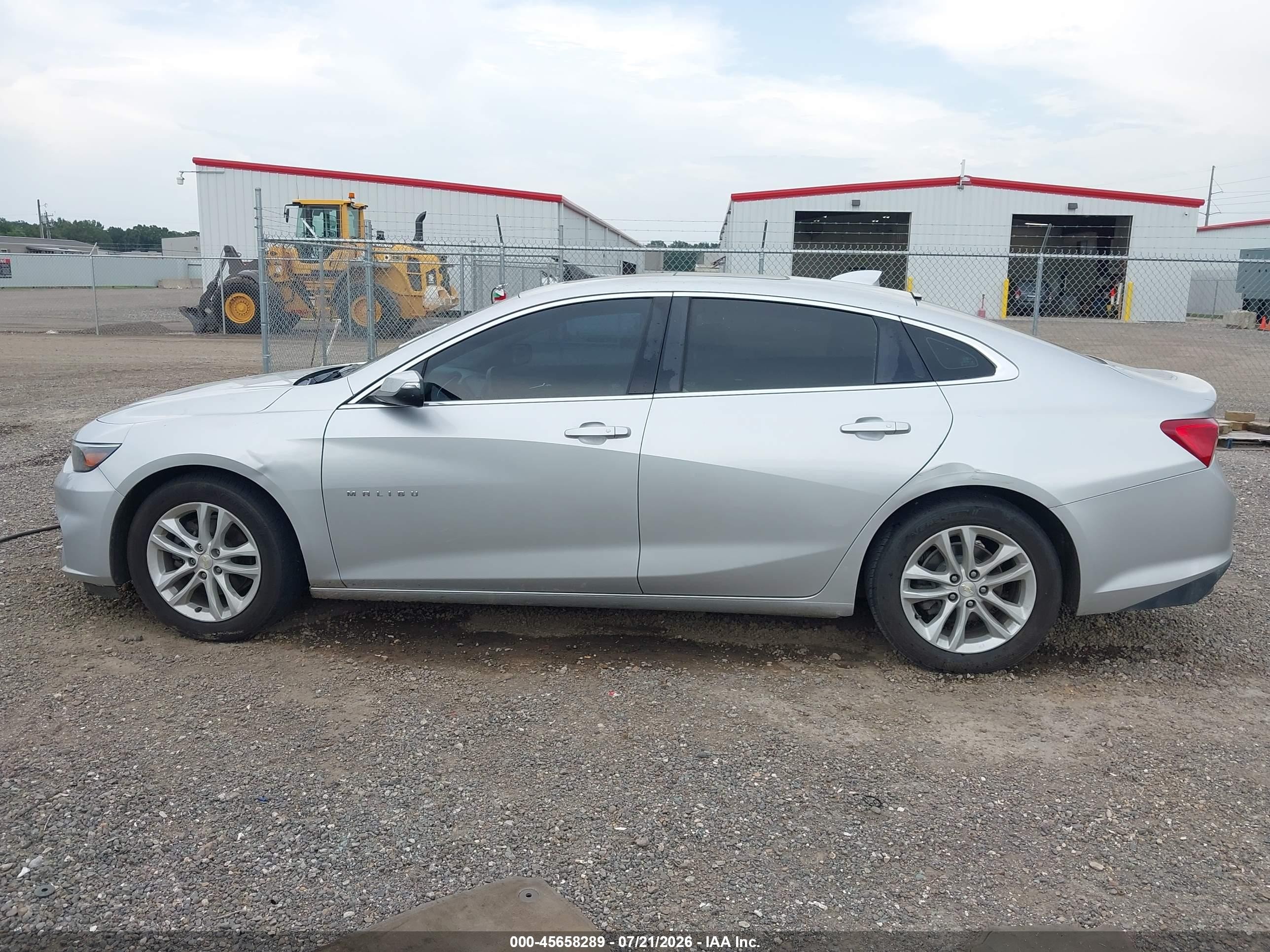 2018 Chevrolet Malibu Lt Серебряный vin: 1G1ZD5ST2JF142079