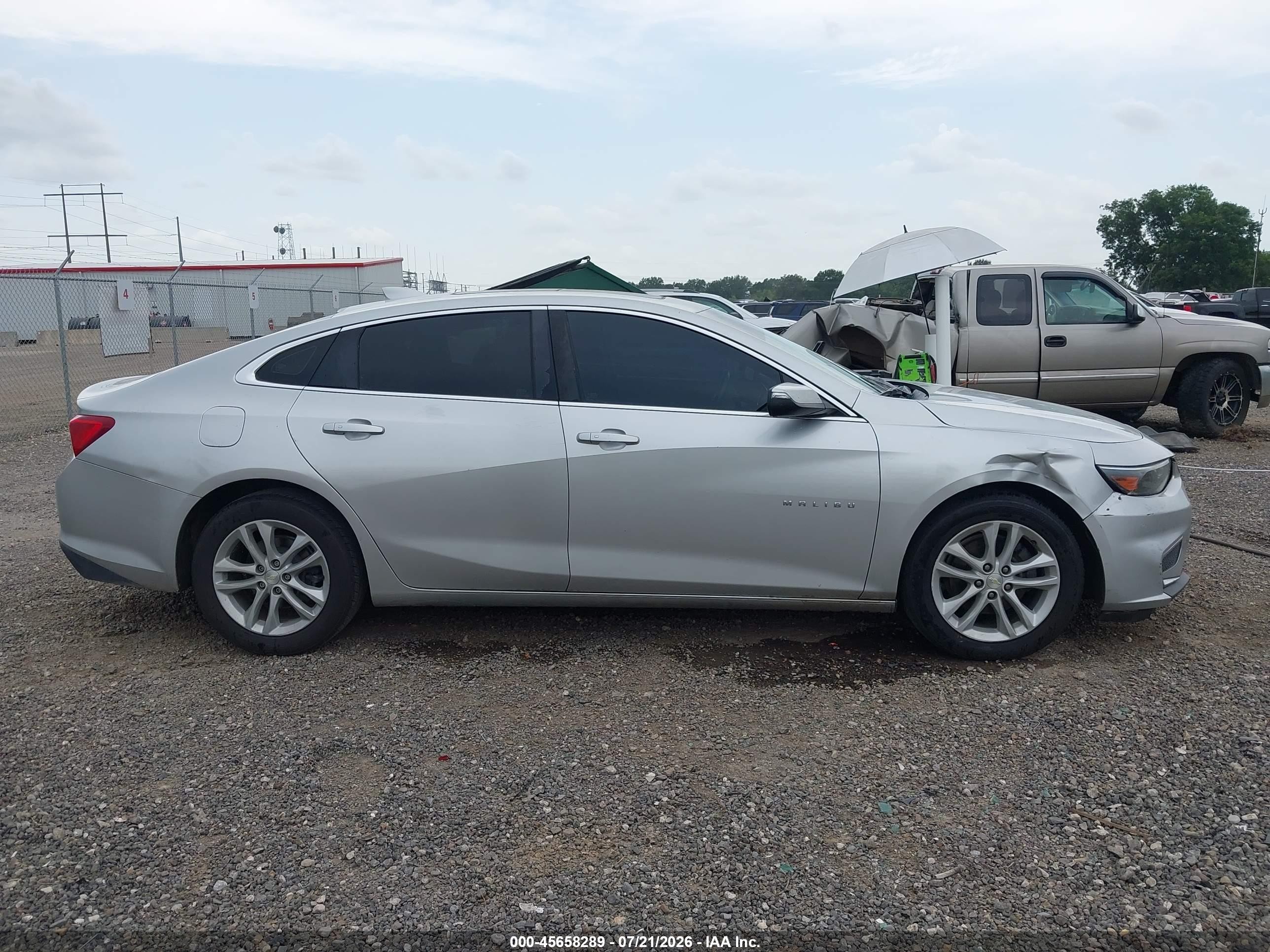 2018 Chevrolet Malibu Lt Серебряный vin: 1G1ZD5ST2JF142079