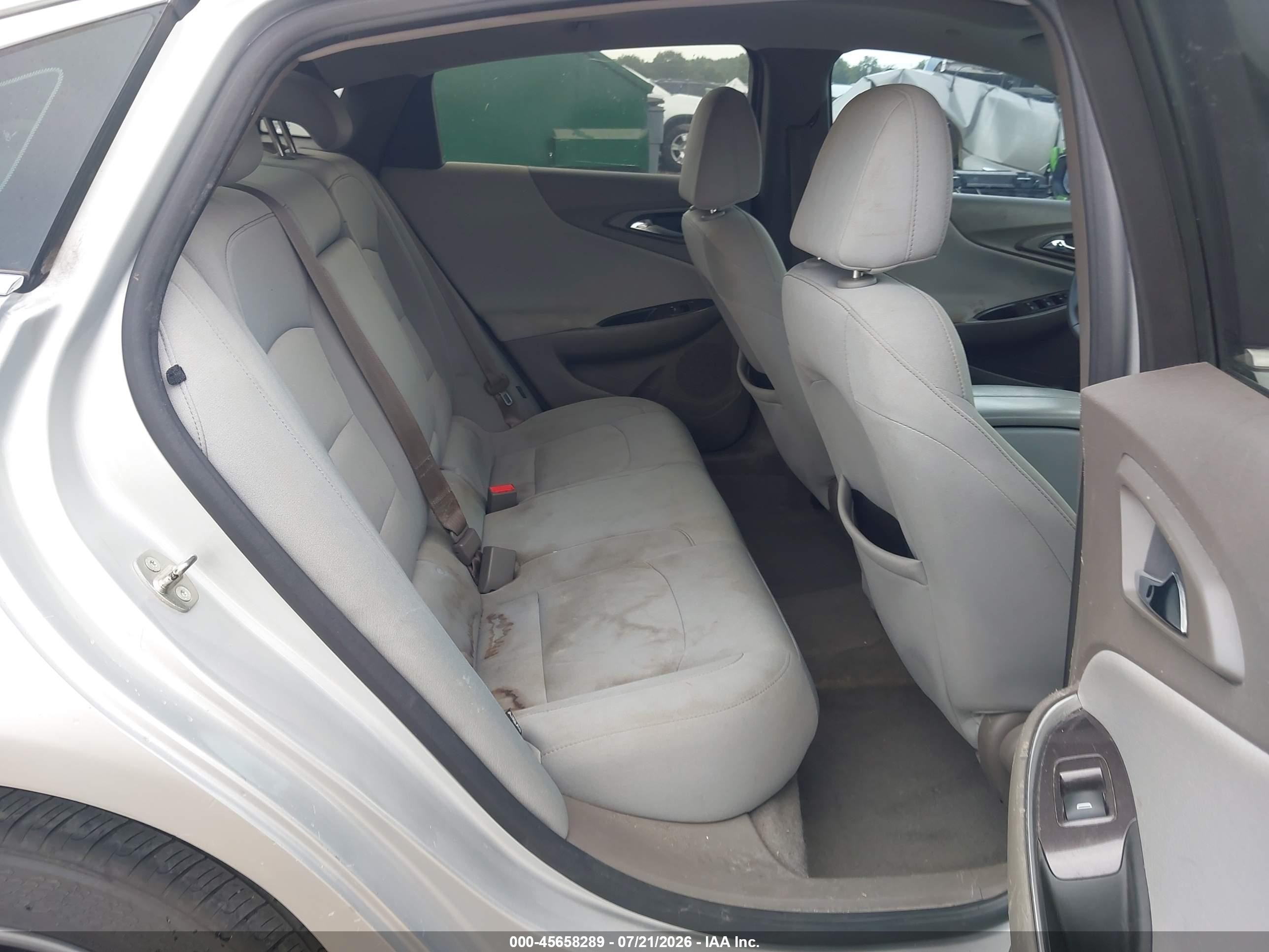 2018 Chevrolet Malibu Lt Серебряный vin: 1G1ZD5ST2JF142079