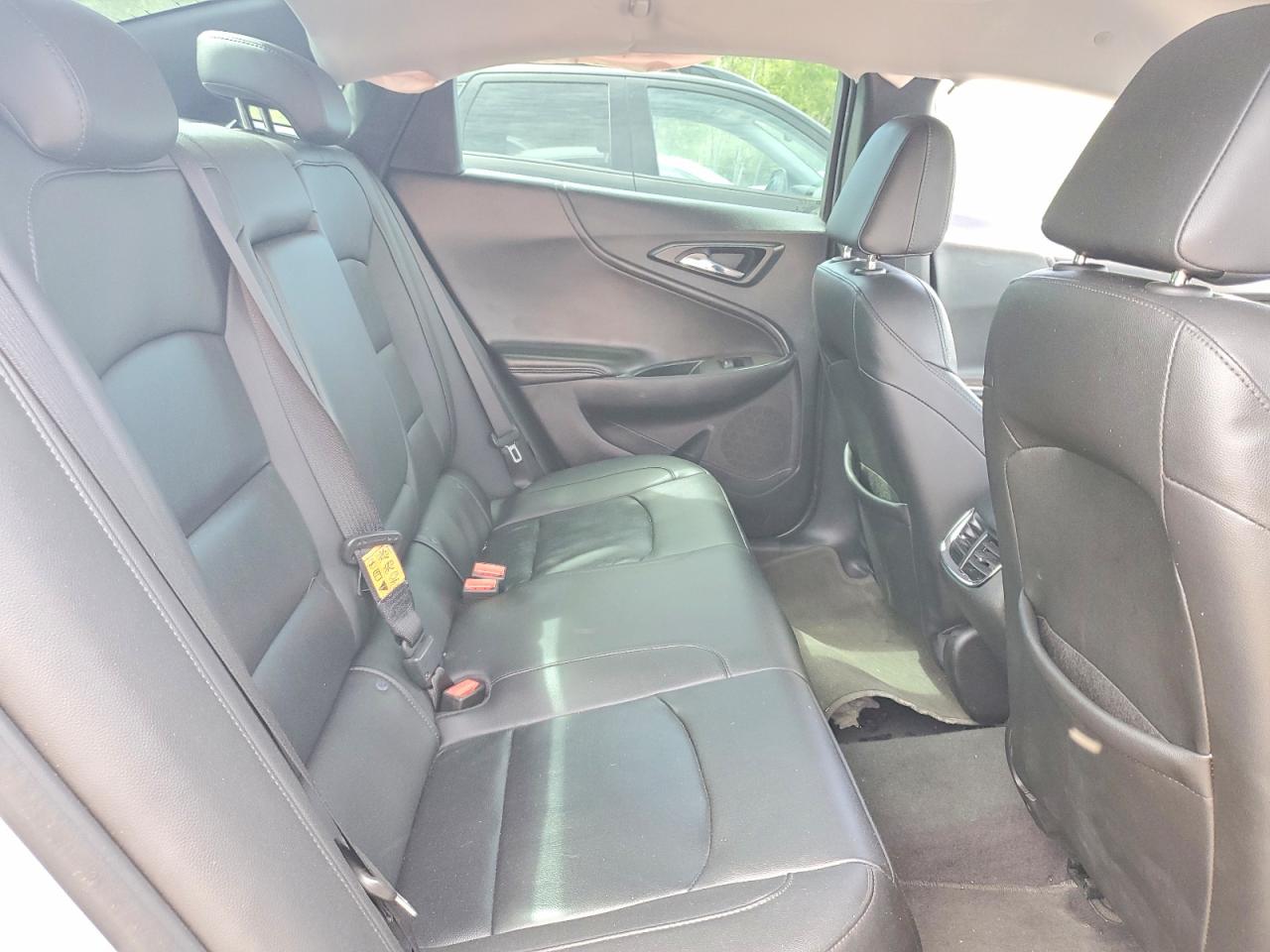 2018 Chevrolet Malibu Lt Silver vin: 1G1ZD5ST2JF158654