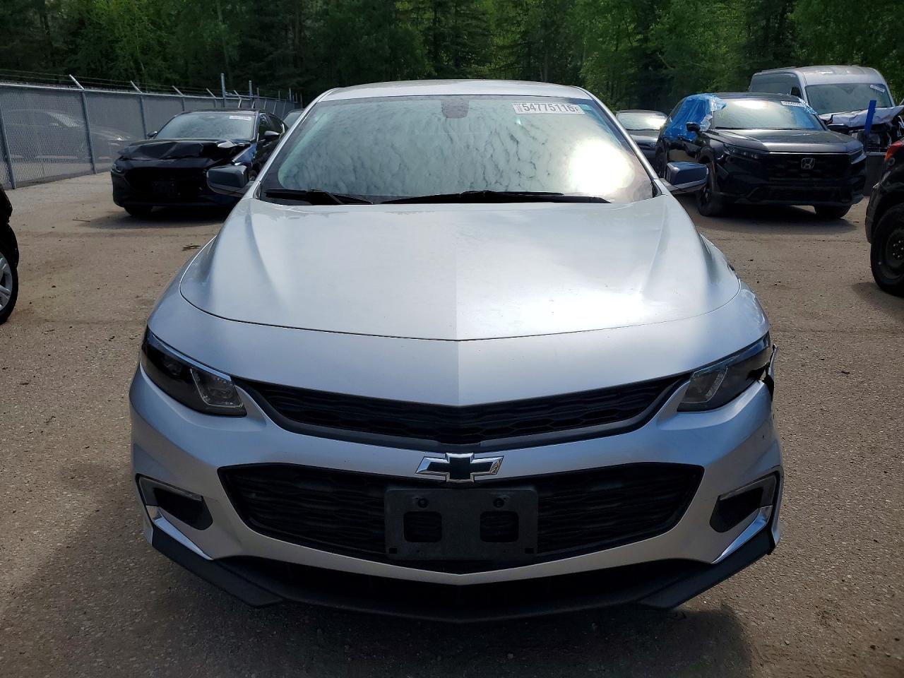 2018 Chevrolet Malibu Lt Silver vin: 1G1ZD5ST2JF158654