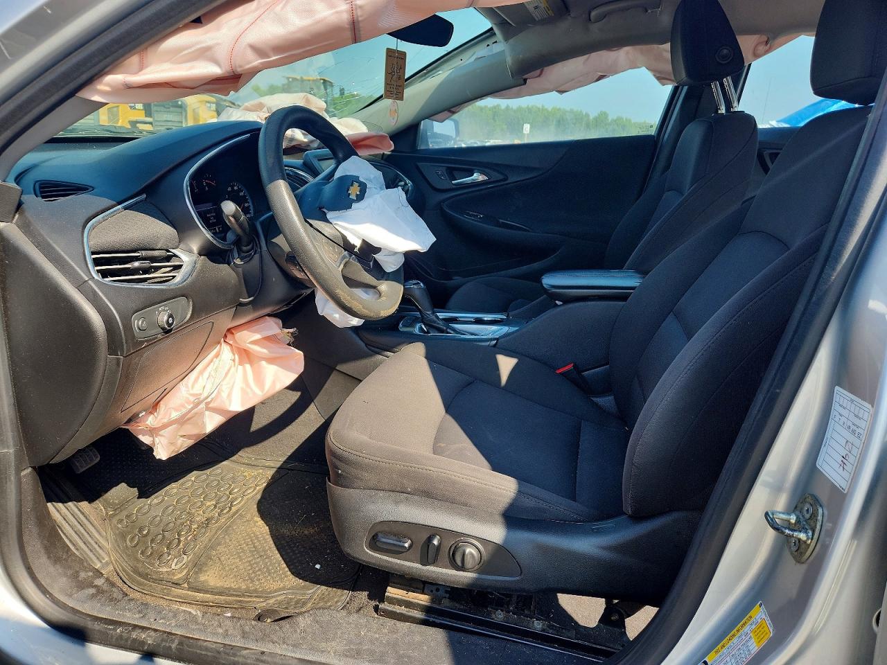 2018 Chevrolet Malibu Lt Silver vin: 1G1ZD5ST2JF160971
