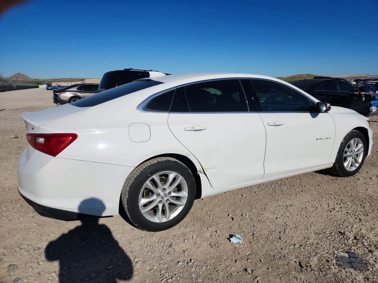 2018 Chevrolet Malibu Lt White vin: 1G1ZD5ST2JF171517