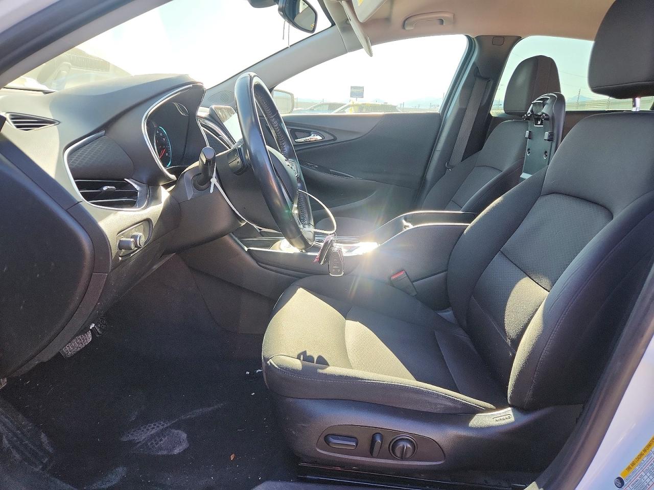 2018 Chevrolet Malibu Lt White vin: 1G1ZD5ST2JF171517