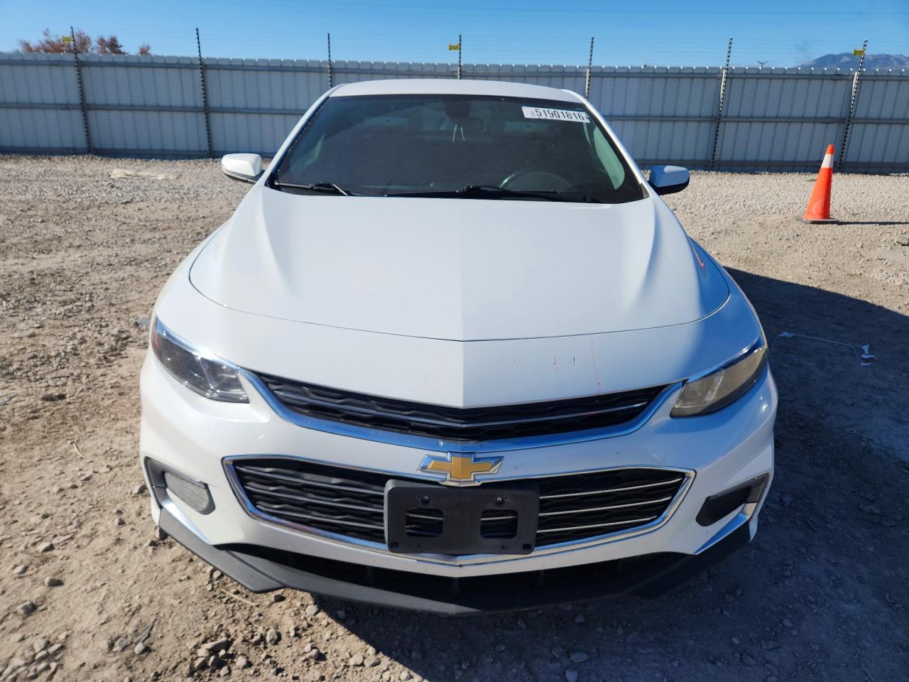 2018 Chevrolet Malibu Lt White vin: 1G1ZD5ST2JF171517