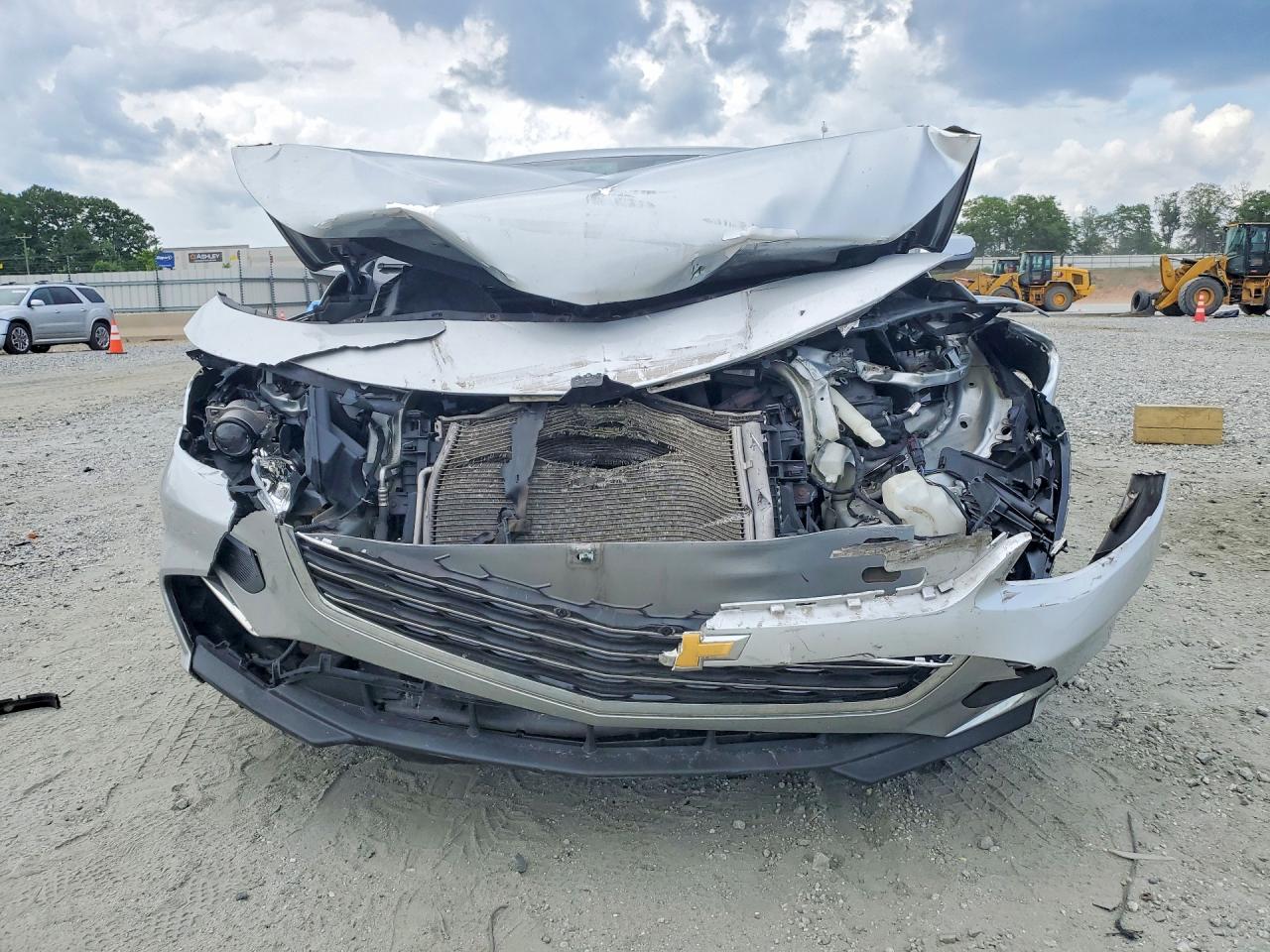2018 Chevrolet Malibu Lt Silver vin: 1G1ZD5ST2JF231389