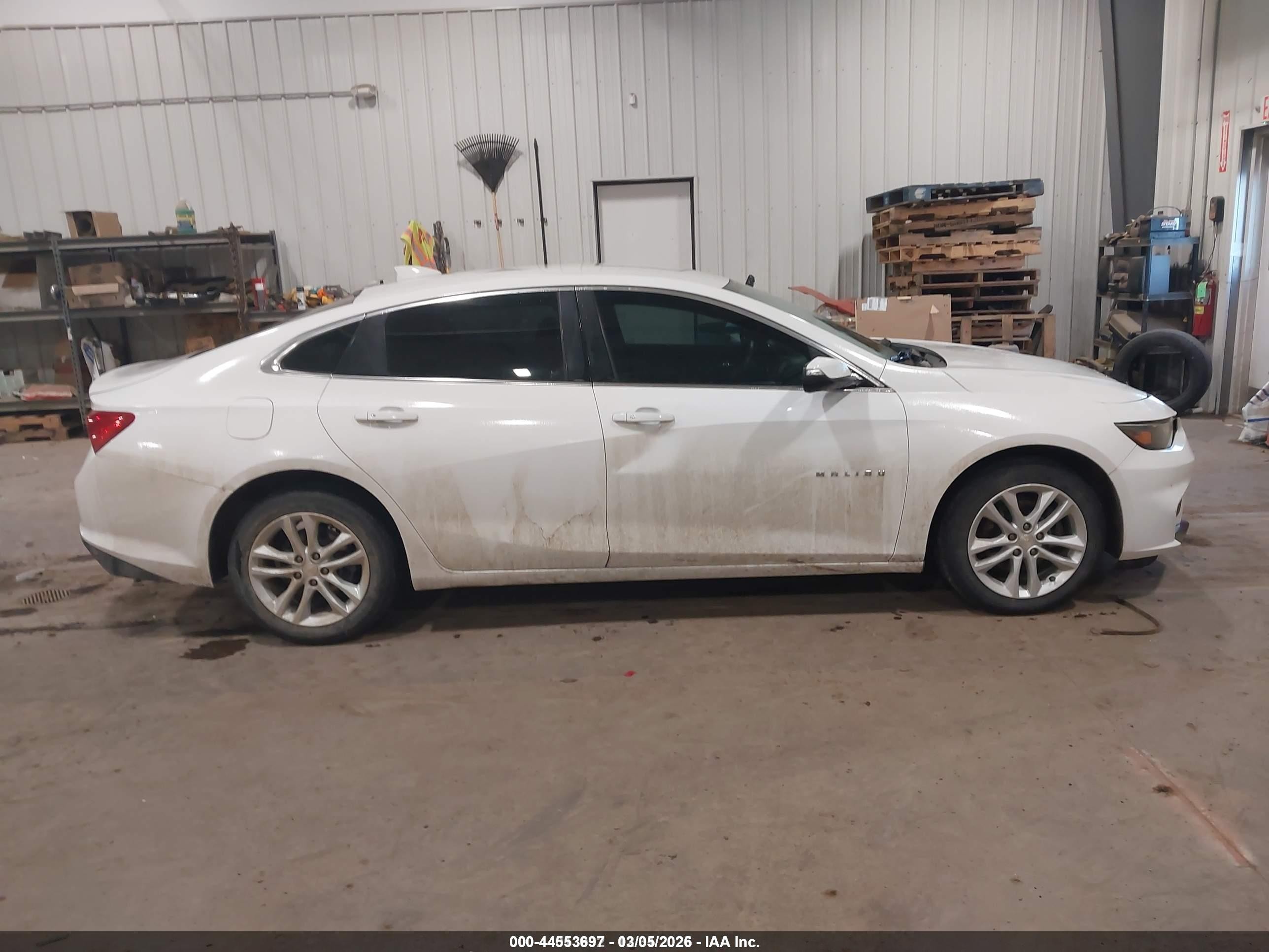 2018 Chevrolet Malibu Lt White vin: 1G1ZD5ST2JF239282