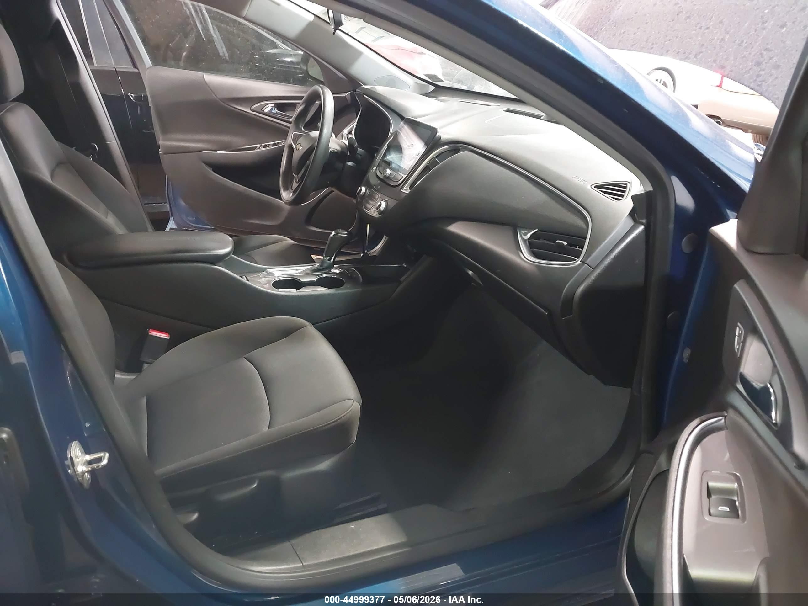 2019 Chevrolet Malibu Lt Синий vin: 1G1ZD5ST2KF151561