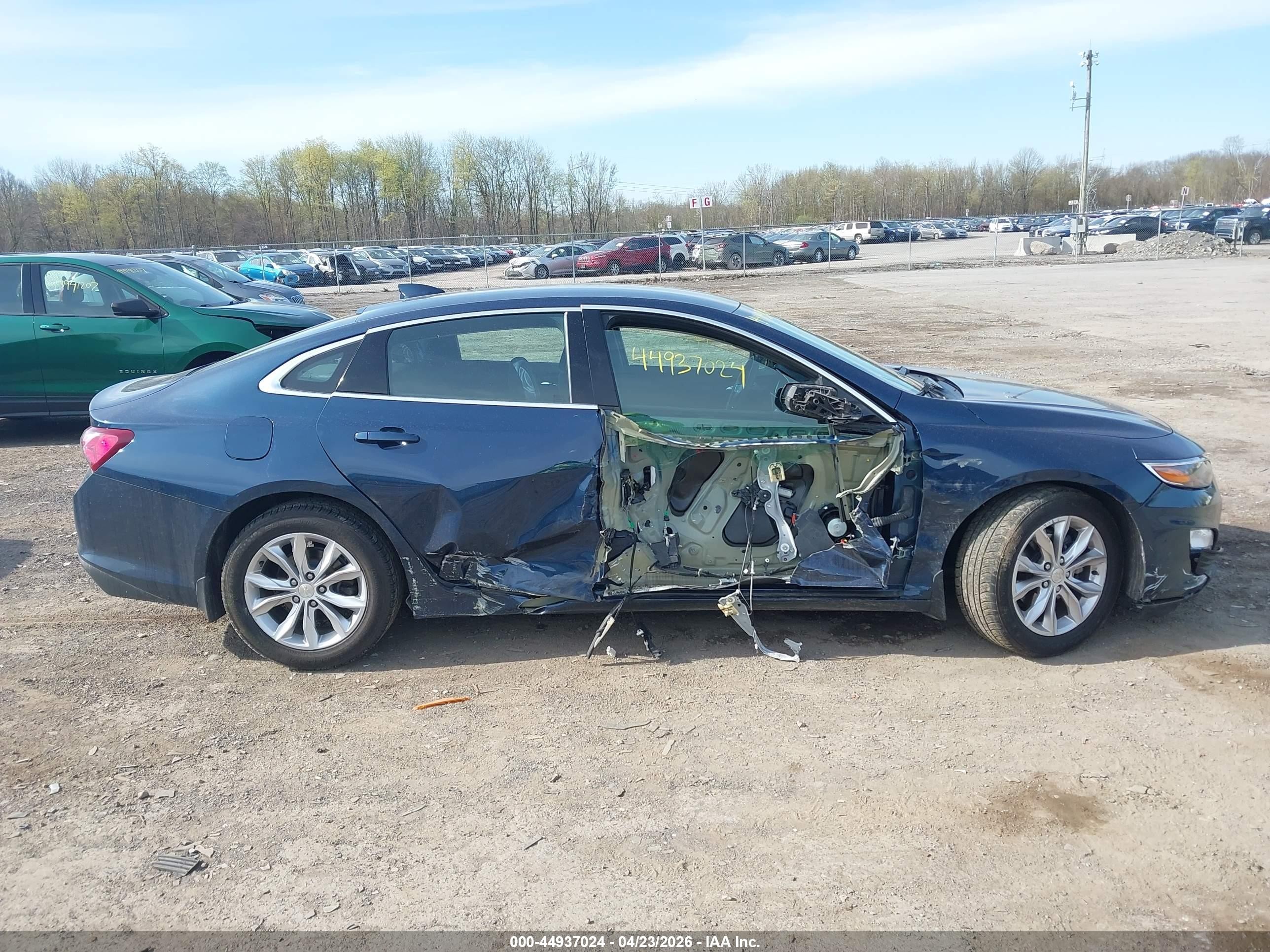 2020 Chevrolet Malibu Fwd Lt Синий vin: 1G1ZD5ST2LF037920
