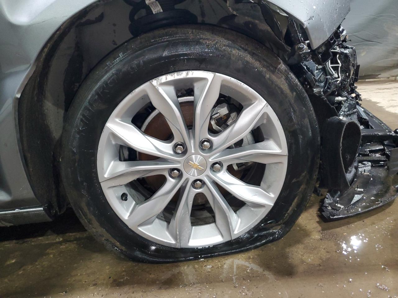 2024 Chevrolet Malibu Lt Gray vin: 1G1ZD5ST2RF188636 Damage: Right Front Wheel, Curb Rash, > 12 Inches
