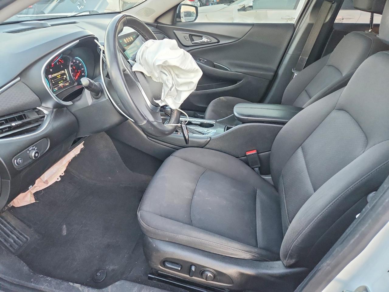 2018 Chevrolet Malibu Lt White vin: 1G1ZD5ST3JF129390