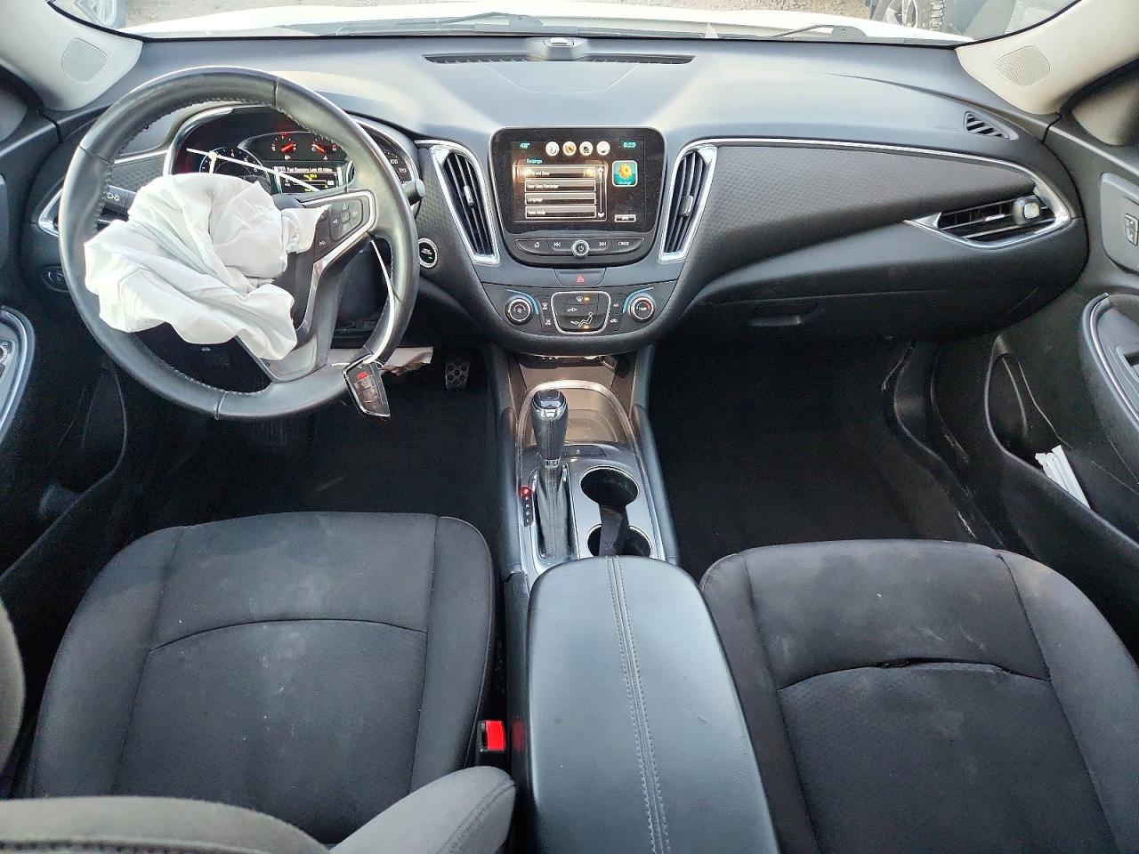 2018 Chevrolet Malibu Lt White vin: 1G1ZD5ST3JF129390