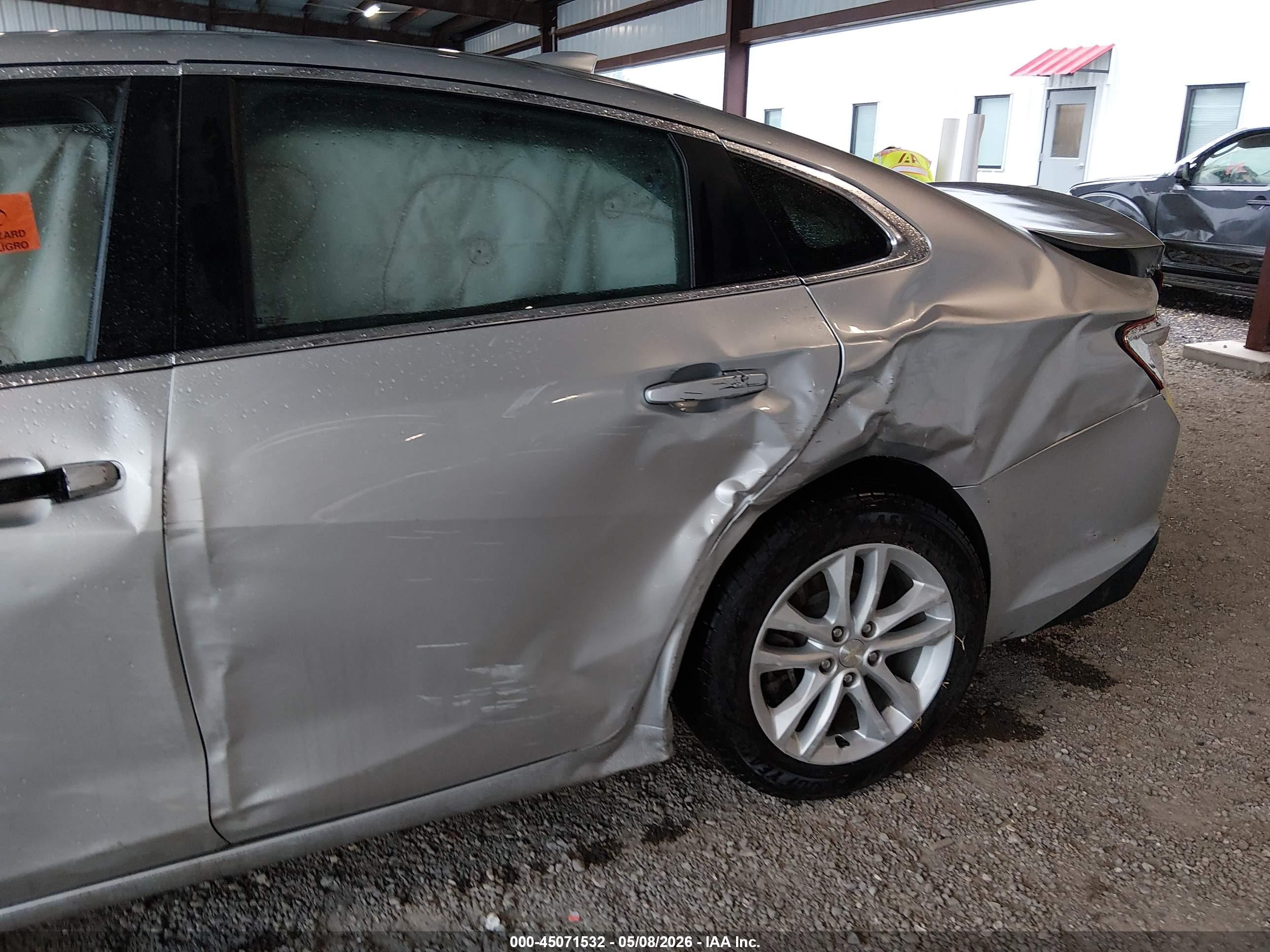 2018 Chevrolet Malibu Lt Silver vin: 1G1ZD5ST3JF247214