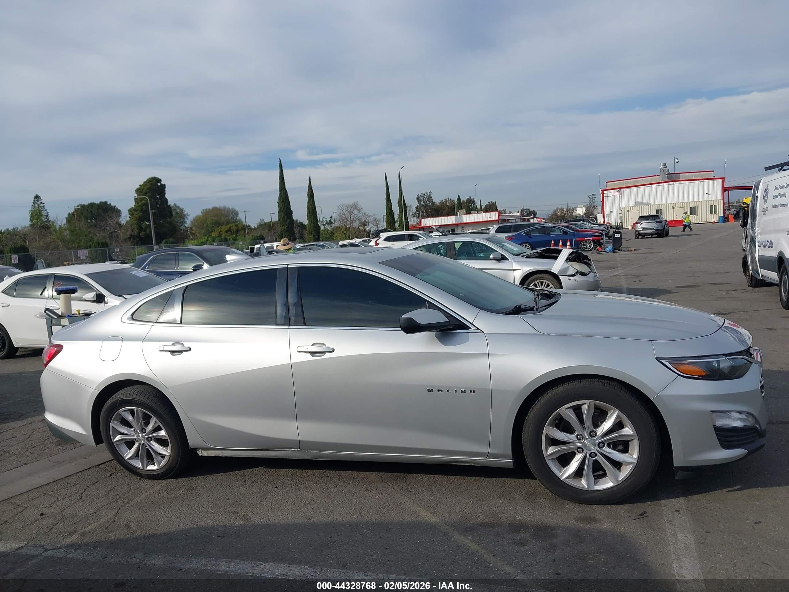 2019 Chevrolet Malibu Lt Silver vin: 1G1ZD5ST3KF104278