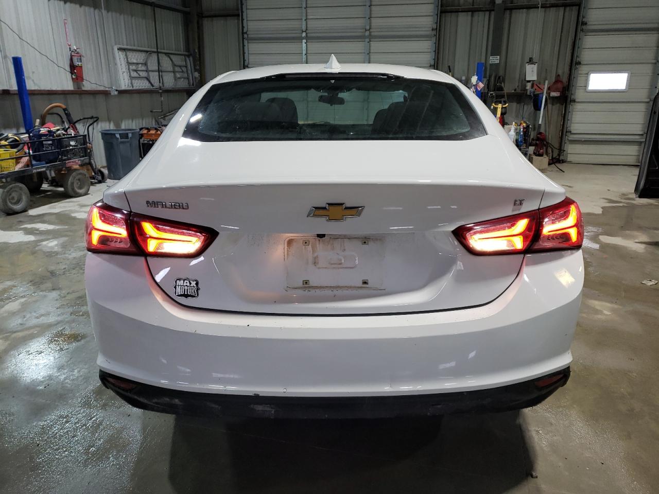 2020 Chevrolet Malibu Lt   White vin: 1G1ZD5ST3LF098256