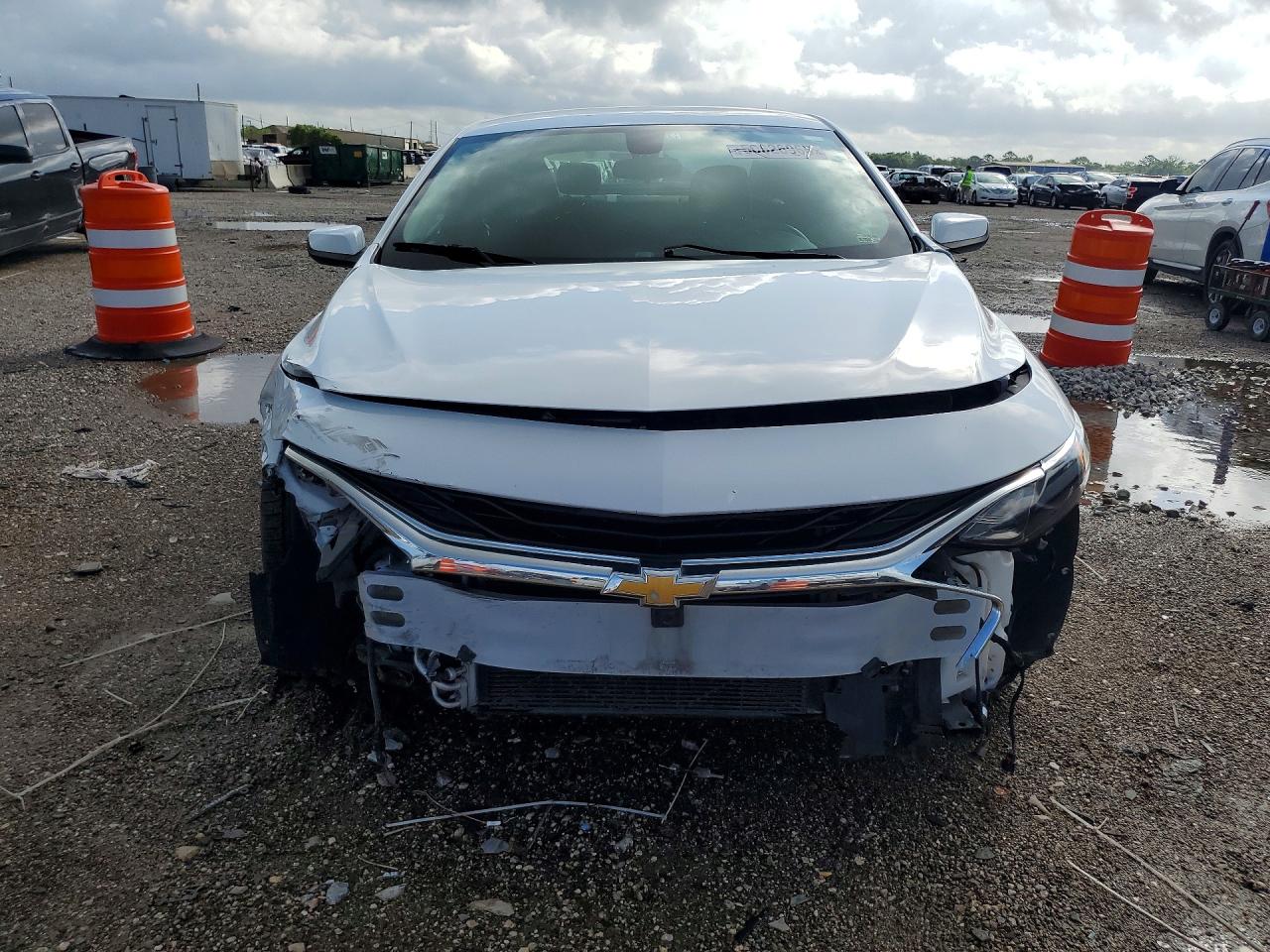 2020 Chevrolet Malibu Lt White vin: 1G1ZD5ST3LF098256