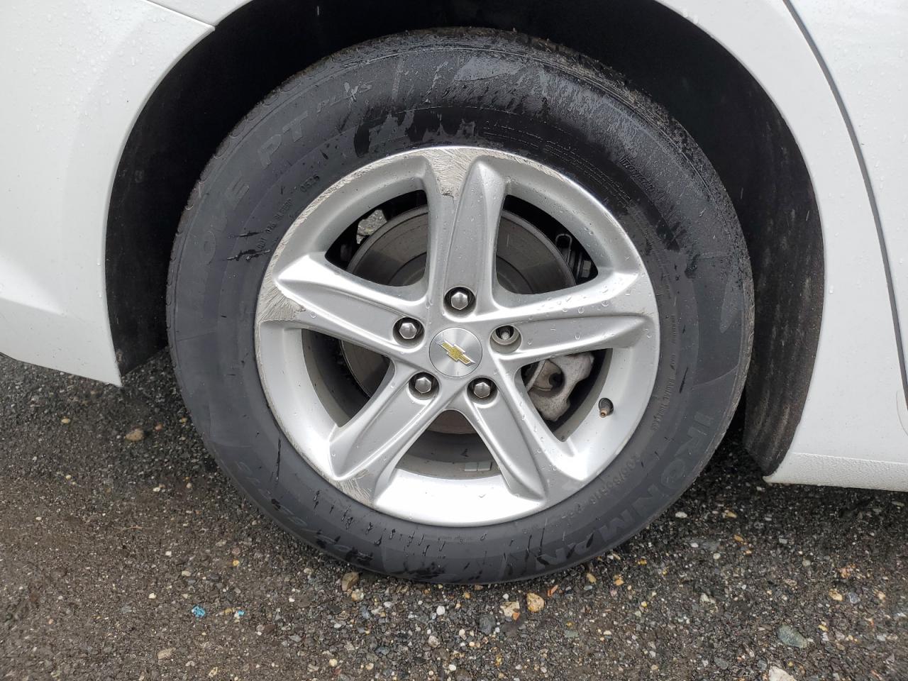 2022 Chevrolet Malibu Lt White vin: 1G1ZD5ST3NF193743 Damage: Right Rear Wheel, Curb Rash, > 12 Inches