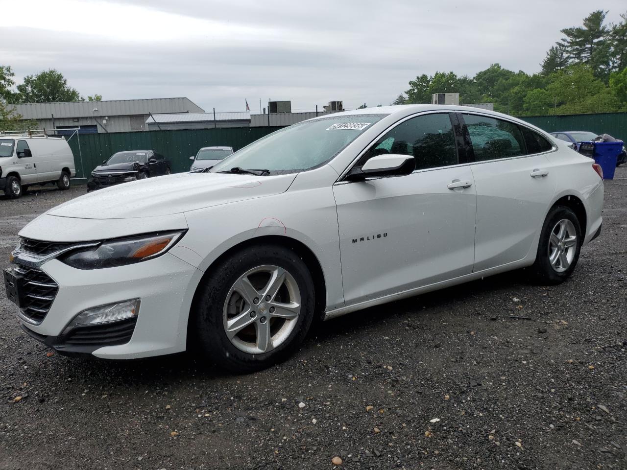 2022 Chevrolet Malibu Lt White vin: 1G1ZD5ST3NF193743 Damage: Left Front Fender, Dent(S) W/ Paint Dmg, 4 To 5 Inches