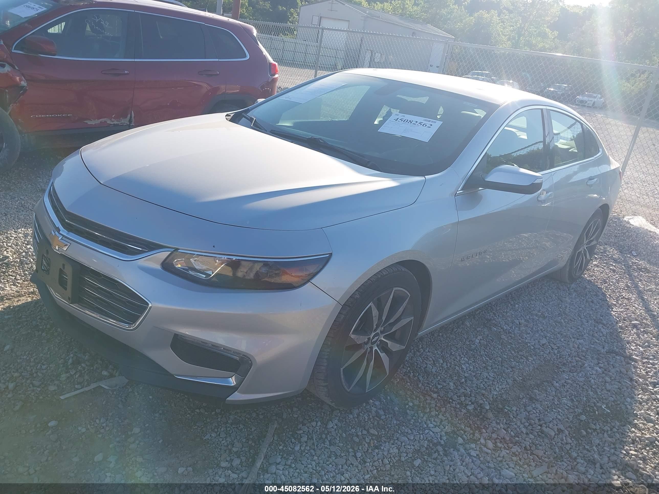 2018 Chevrolet Malibu Lt Silver vin: 1G1ZD5ST4JF267388