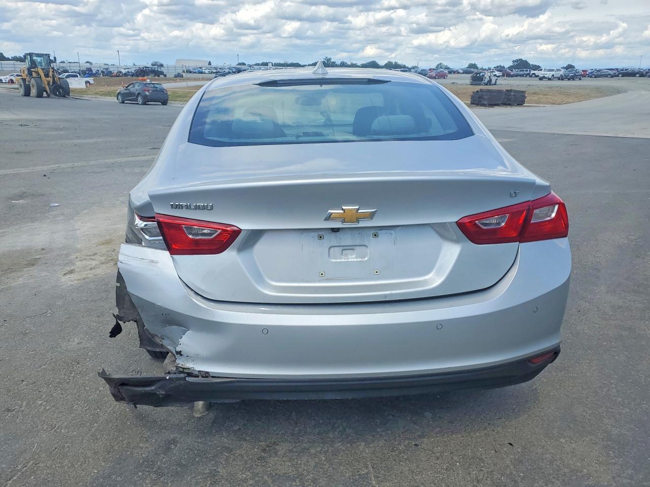 2018 Chevrolet Malibu Lt Серебряный vin: 1G1ZD5ST5JF208009