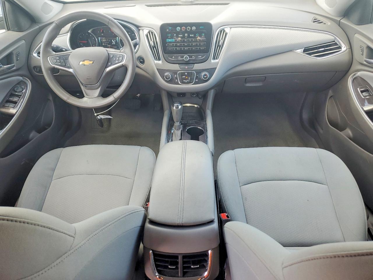 2018 Chevrolet Malibu Lt Серебряный vin: 1G1ZD5ST5JF208009