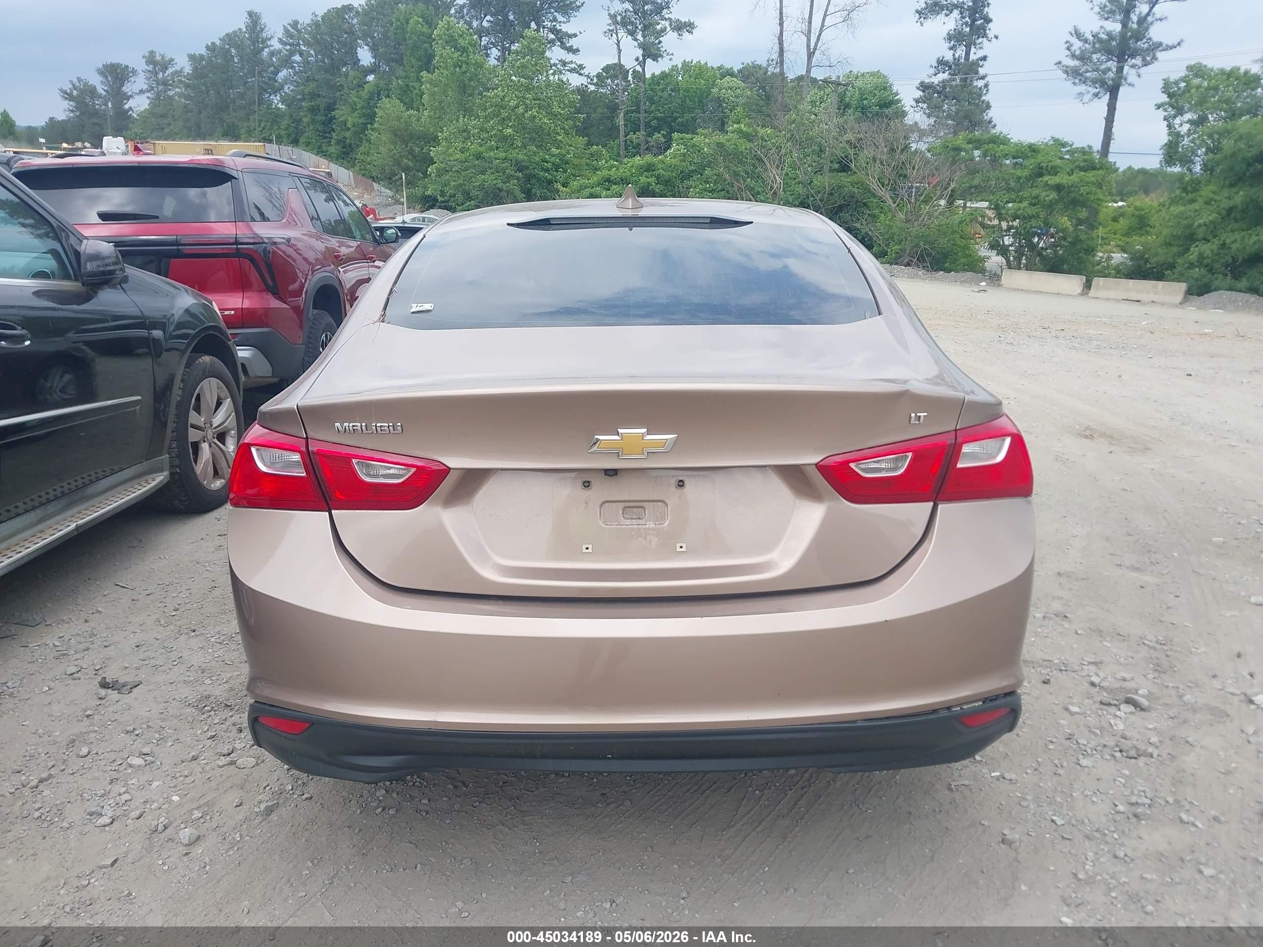 2018 Chevrolet Malibu Lt Бежевый vin: 1G1ZD5ST5JF240457