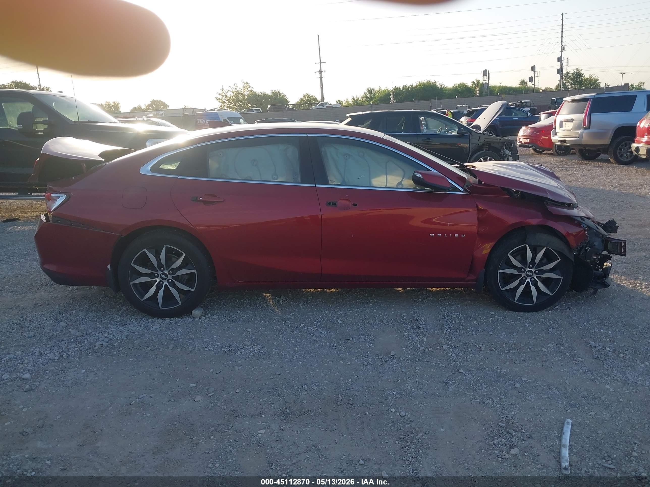 2018 Chevrolet Malibu Lt Красный vin: 1G1ZD5ST5JF286600