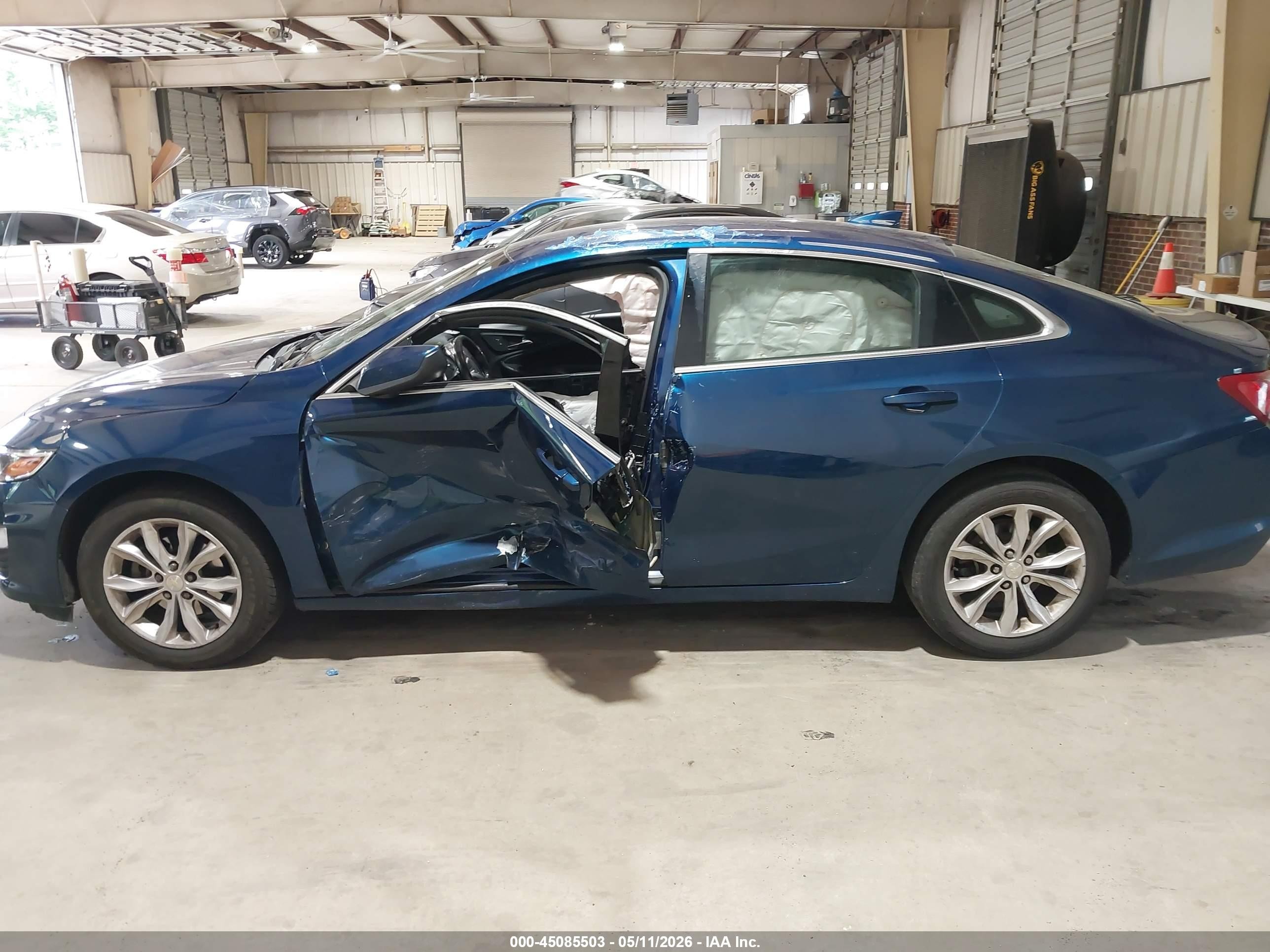 2019 Chevrolet Malibu Lt Blue vin: 1G1ZD5ST5KF123673