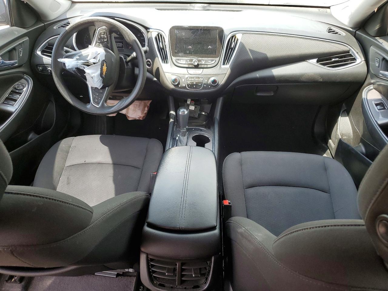 2019 Chevrolet Malibu Lt Silver vin: 1G1ZD5ST5KF170055
