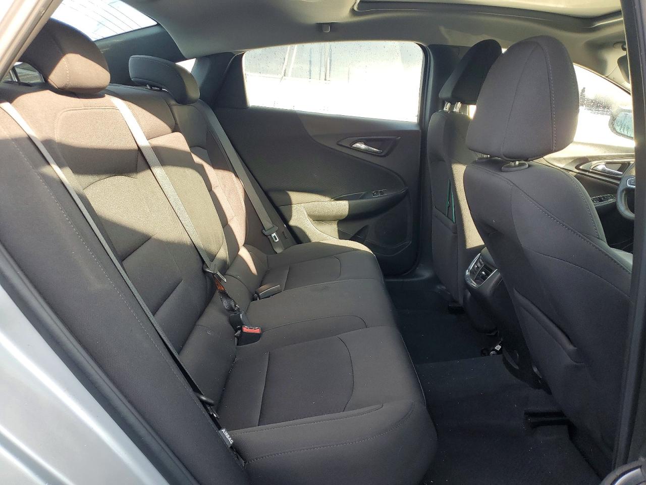2019 Chevrolet Malibu Lt Серебряный vin: 1G1ZD5ST5KF223708