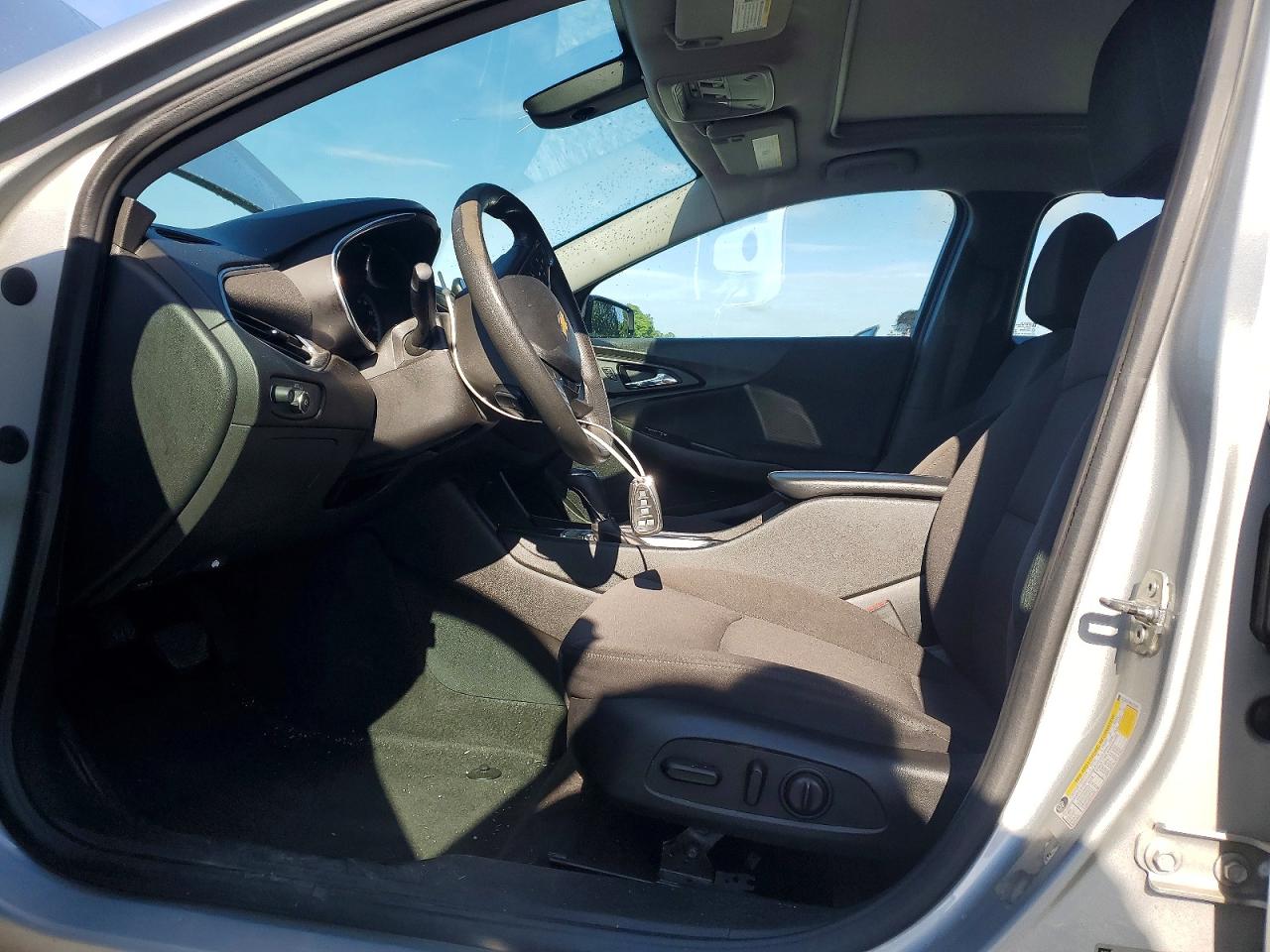 2019 Chevrolet Malibu Lt Серебряный vin: 1G1ZD5ST5KF223708