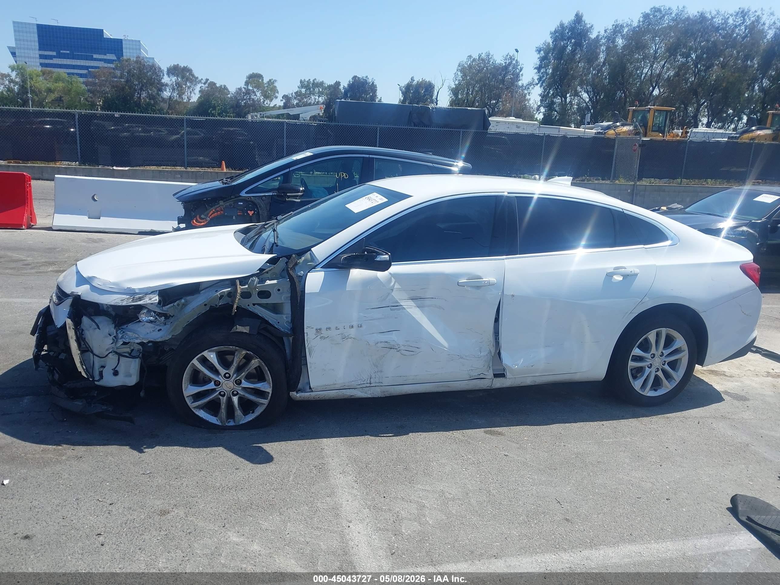2018 Chevrolet Malibu Lt White vin: 1G1ZD5ST6JF197912