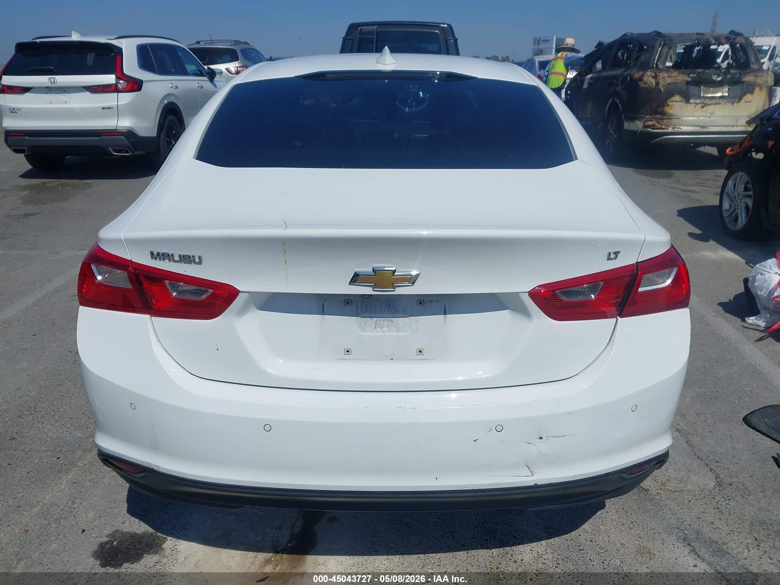 2018 Chevrolet Malibu Lt White vin: 1G1ZD5ST6JF197912