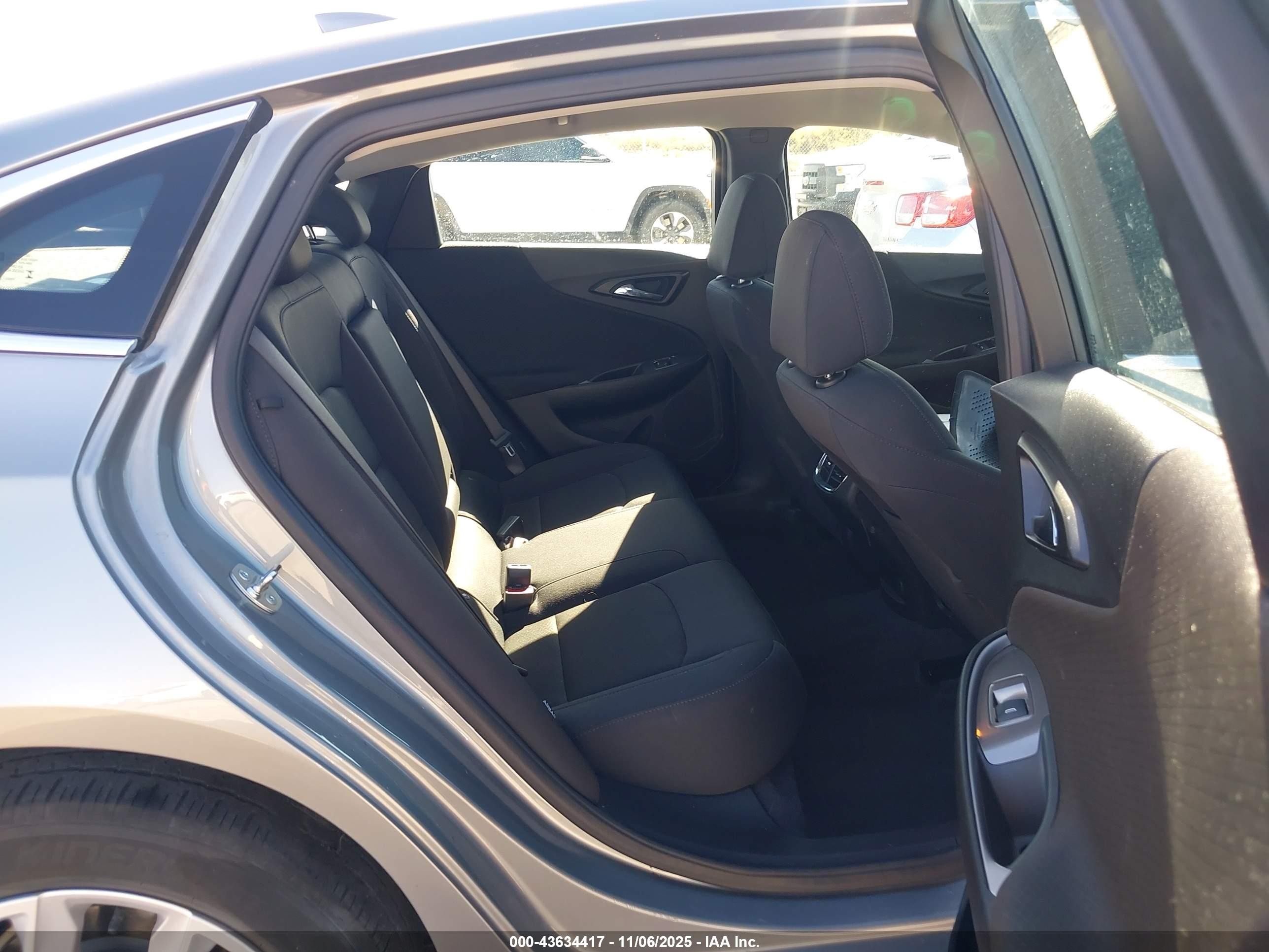 2025 Chevrolet Malibu Fwd 1lt Серый vin: 1G1ZD5ST6SF134522