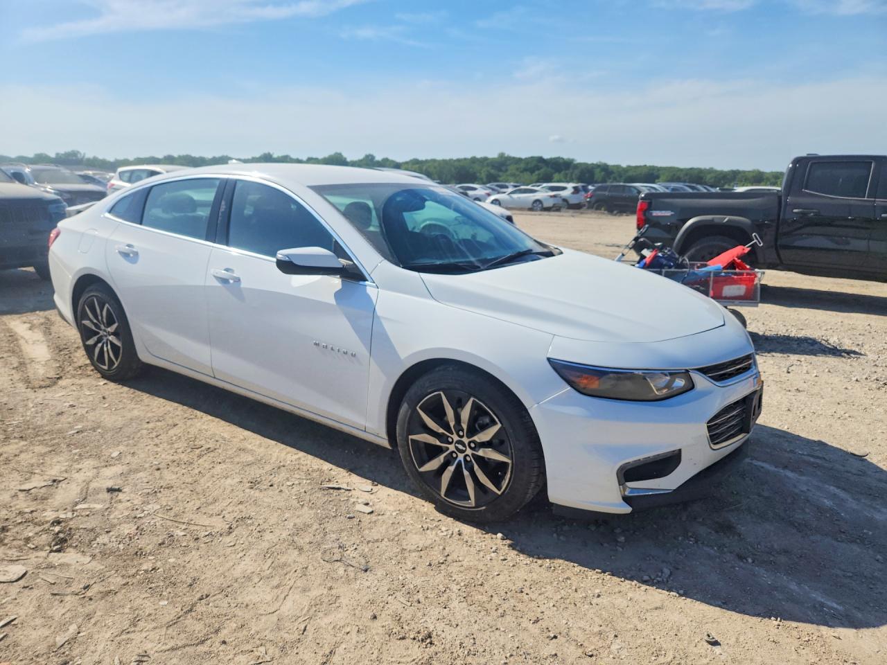 2018 Chevrolet Malibu Lt White vin: 1G1ZD5ST7JF288283