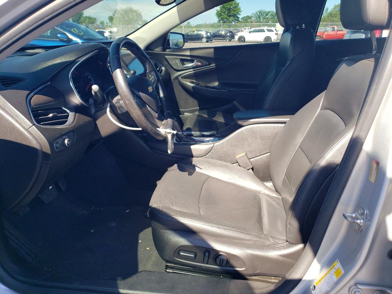 2019 Chevrolet Malibu Lt Серебряный vin: 1G1ZD5ST7KF132326