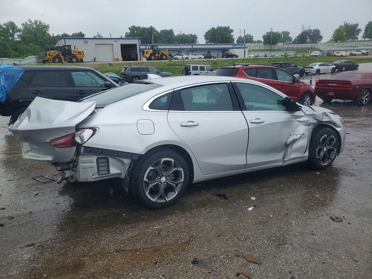 2021 Chevrolet Malibu Lt Серебряный vin: 1G1ZD5ST7MF019835