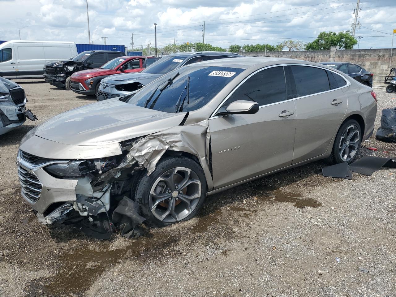 2022 Chevrolet Malibu Lt Gray vin: 1G1ZD5ST7NF175116 Damage: Left Head Lamp, Broken, Replacement Required