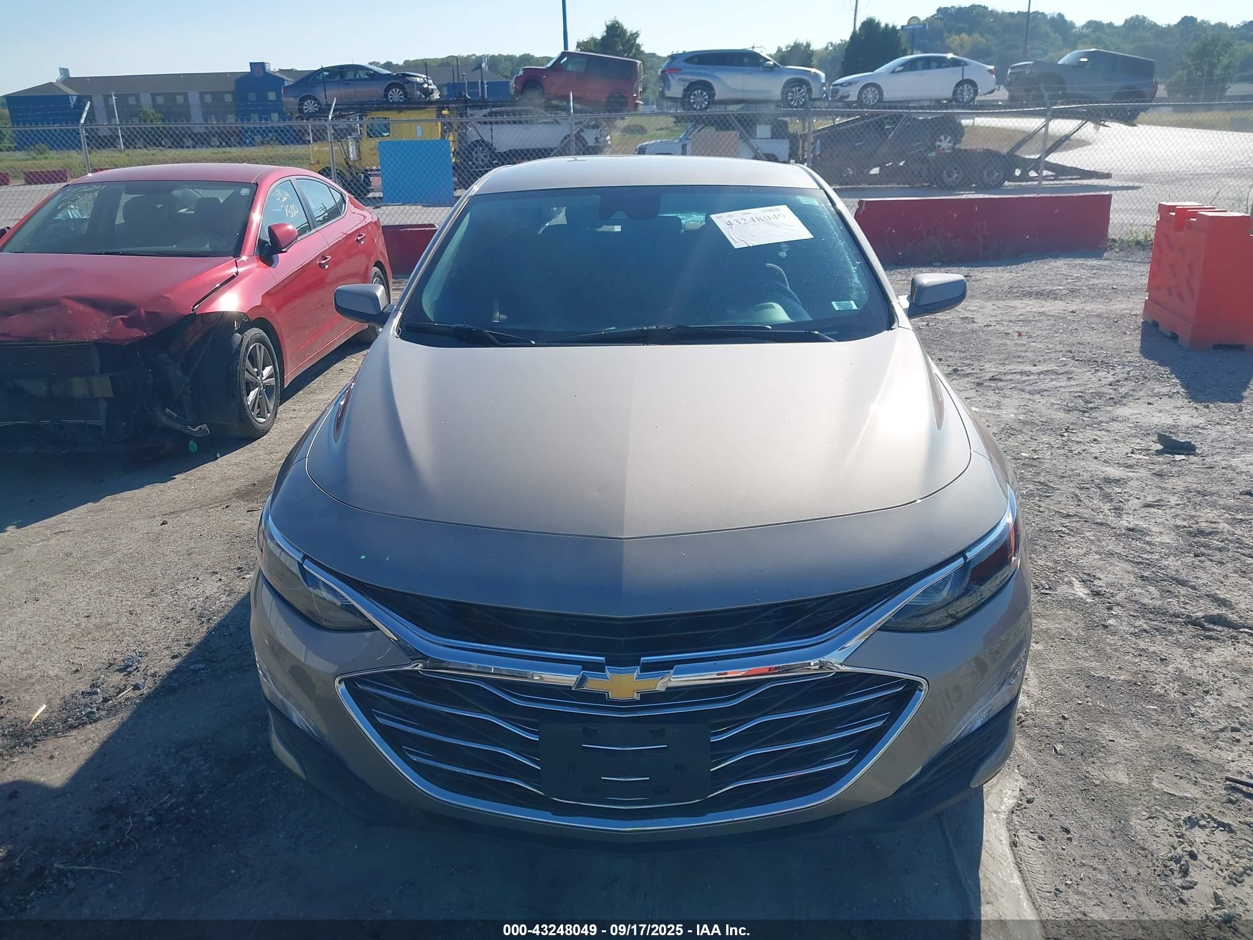 2023 Chevrolet Malibu Fwd 1lt Золотой vin: 1G1ZD5ST7PF117493
