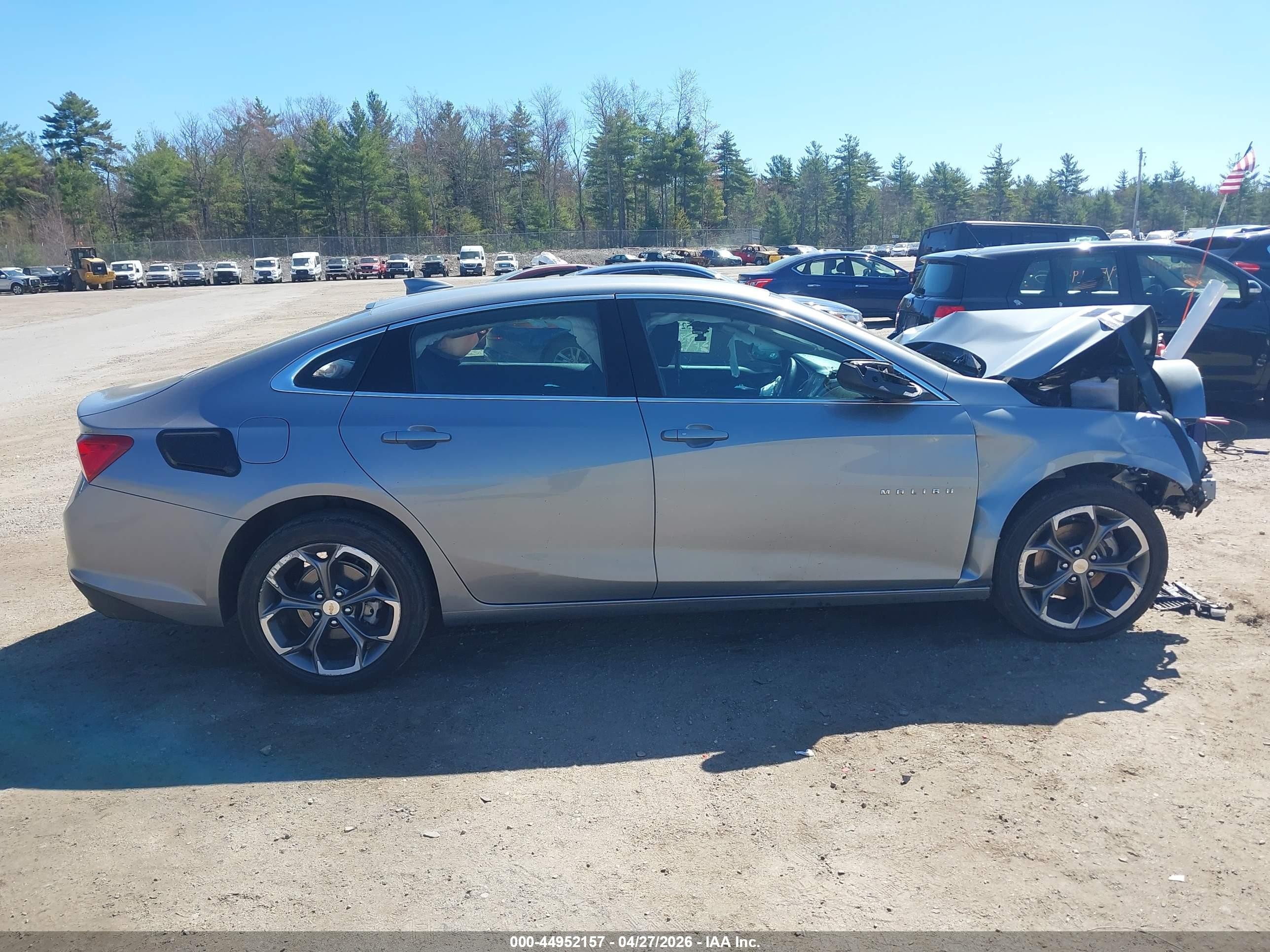 2024 Chevrolet Malibu Fwd 1lt Серебряный vin: 1G1ZD5ST7RF125080