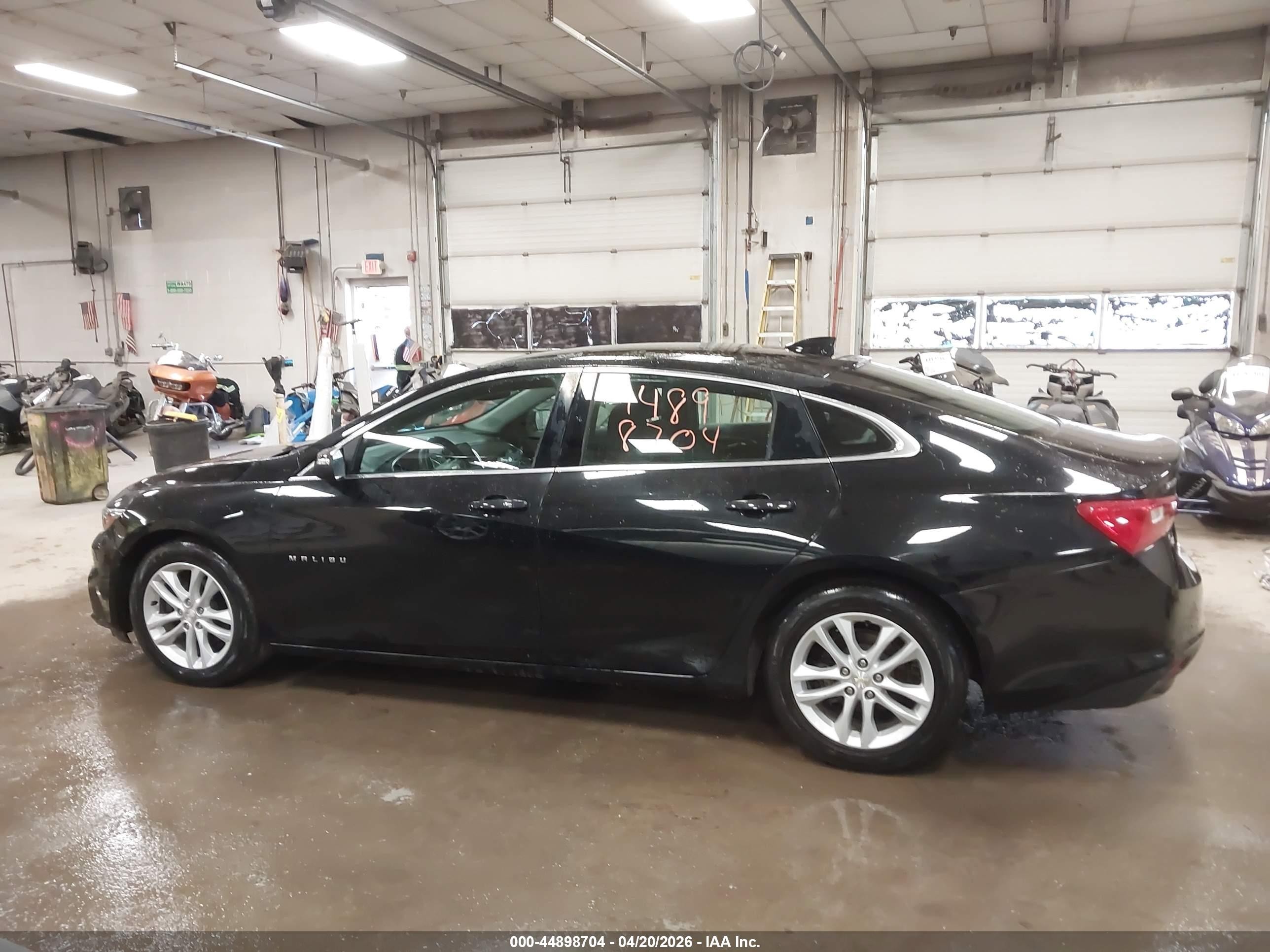 2018 Chevrolet Malibu Lt Black vin: 1G1ZD5ST8JF220543