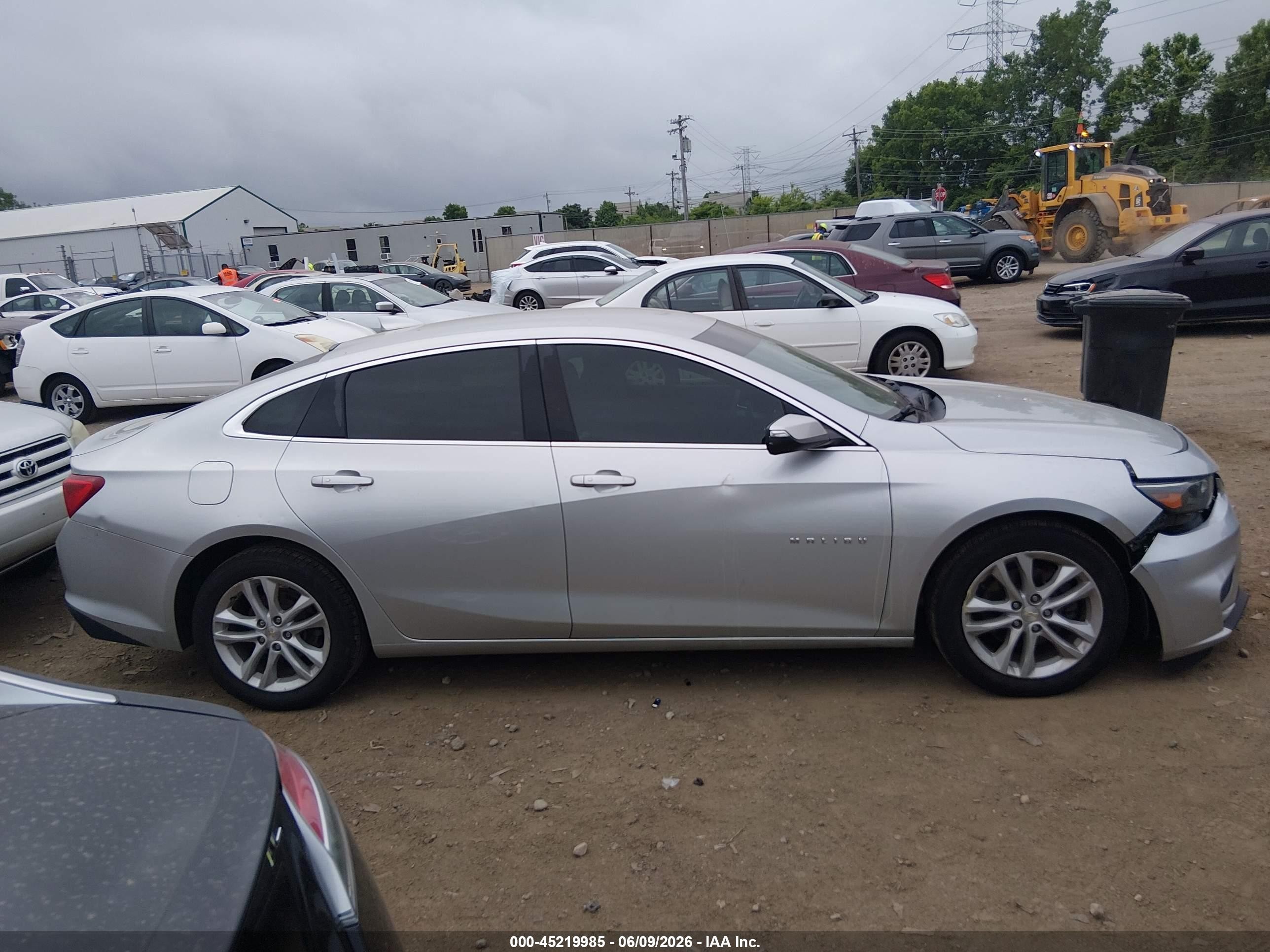 2018 Chevrolet Malibu Lt Silver vin: 1G1ZD5ST8JF265014