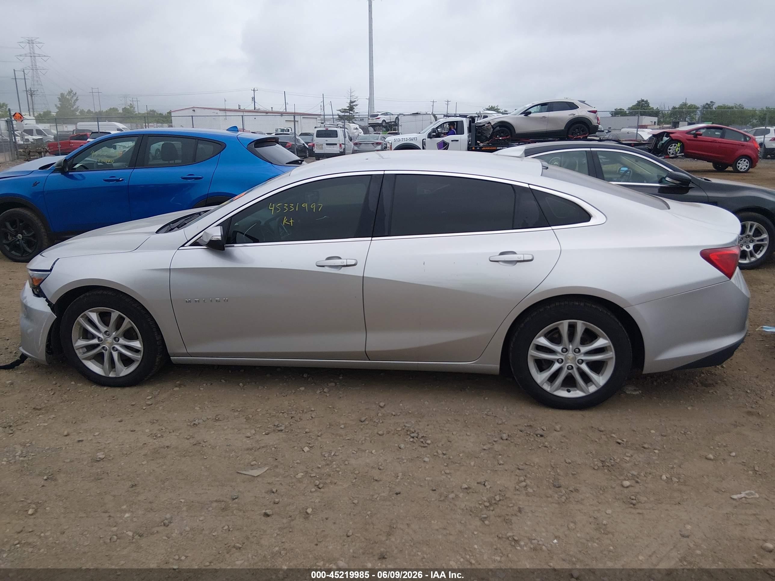 2018 Chevrolet Malibu Lt Silver vin: 1G1ZD5ST8JF265014