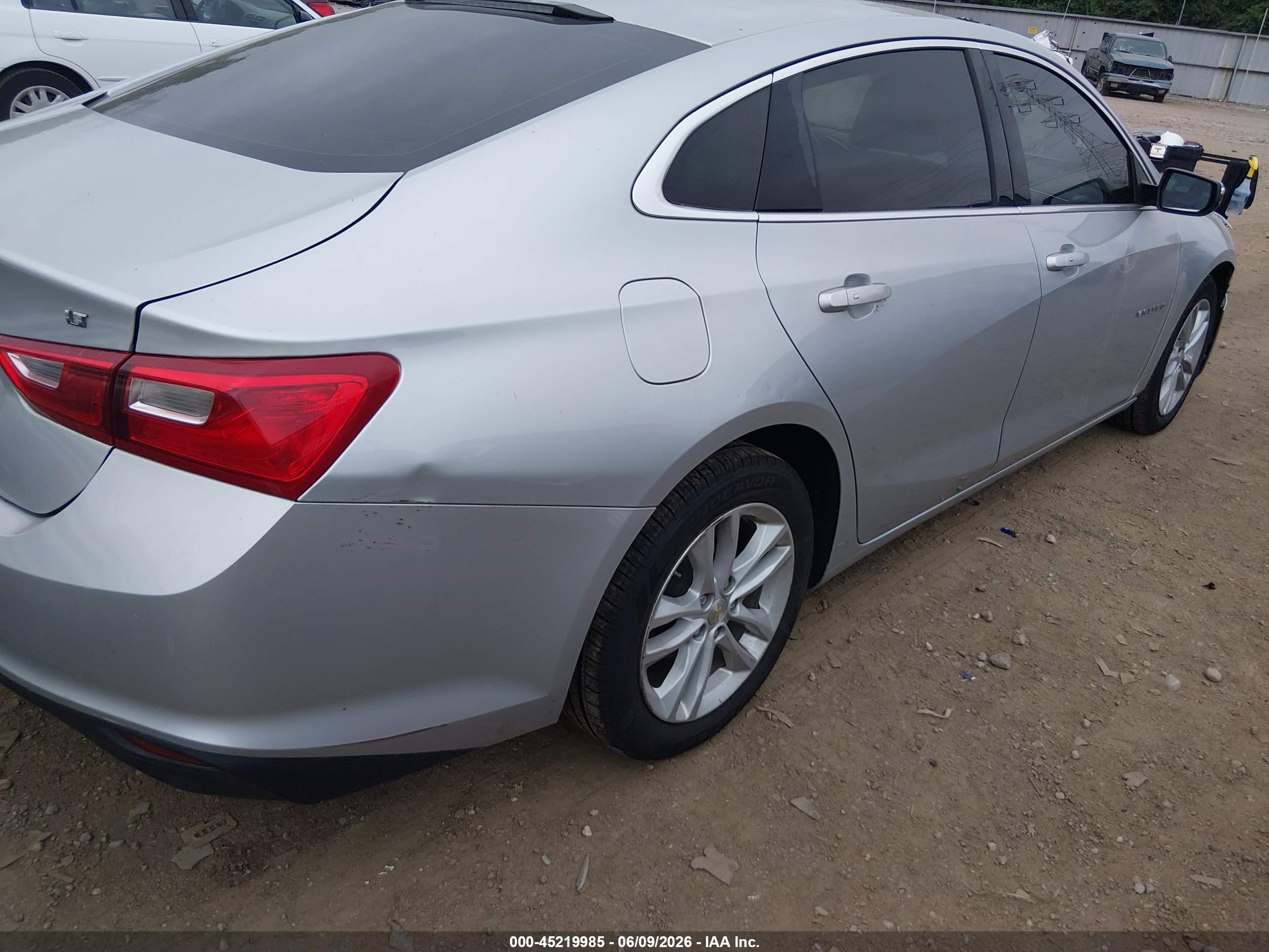 2018 Chevrolet Malibu Lt Silver vin: 1G1ZD5ST8JF265014