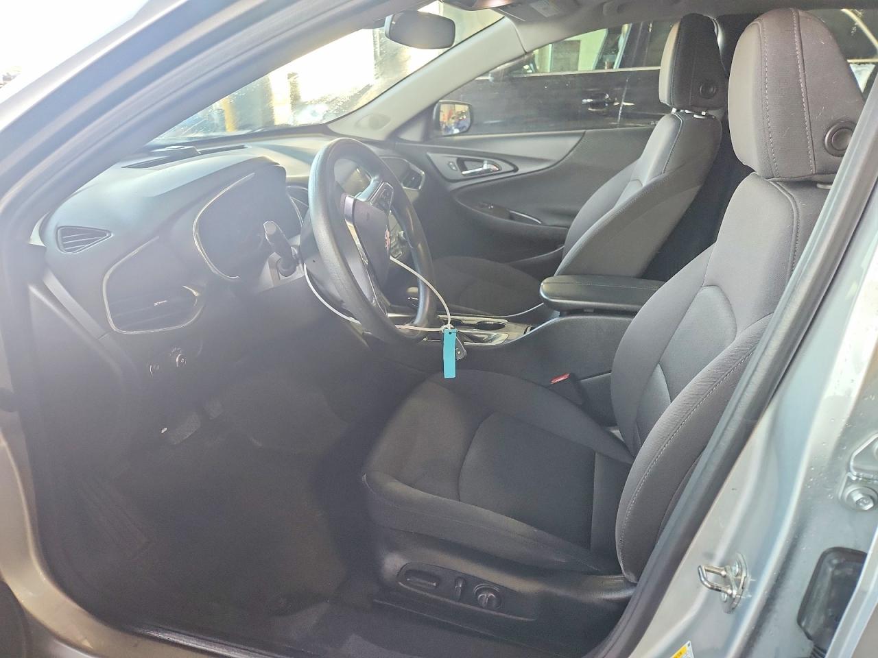 2021 Chevrolet Malibu Lt Silver vin: 1G1ZD5ST8MF074181