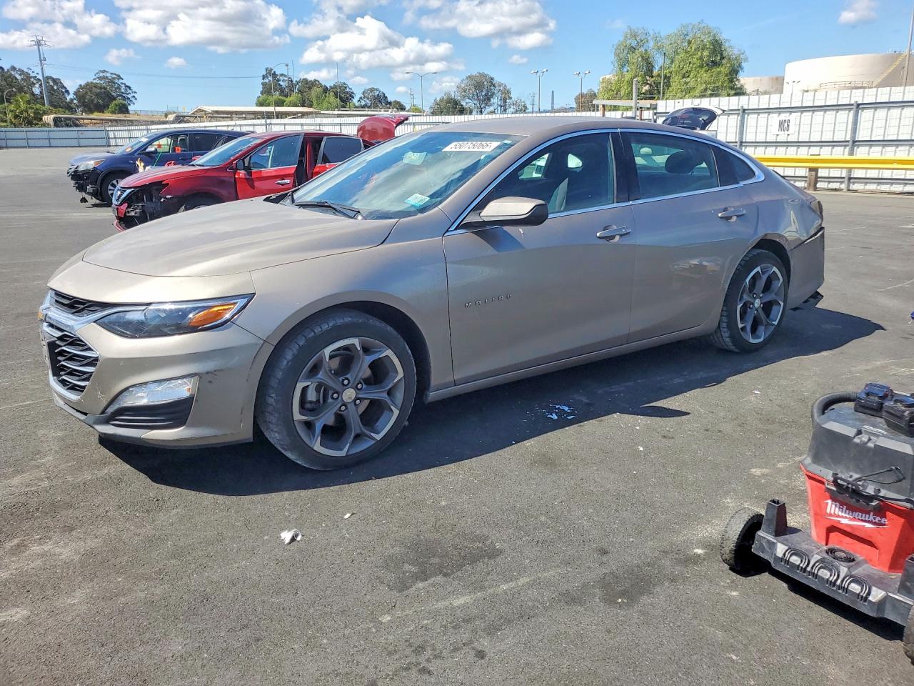 1G1ZD5ST8NF118553