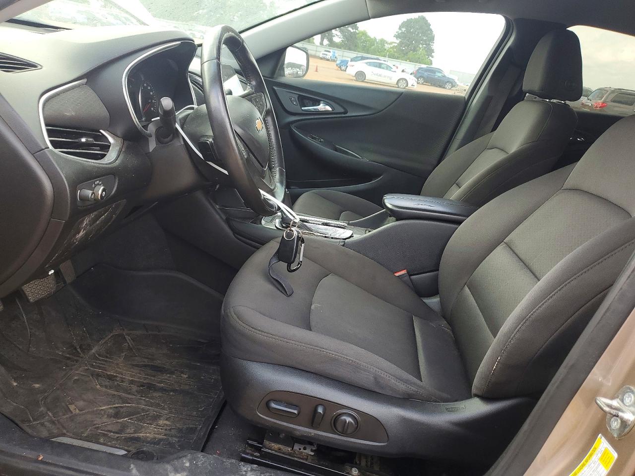 2018 Chevrolet Malibu Lt Tan vin: 1G1ZD5ST9JF224620