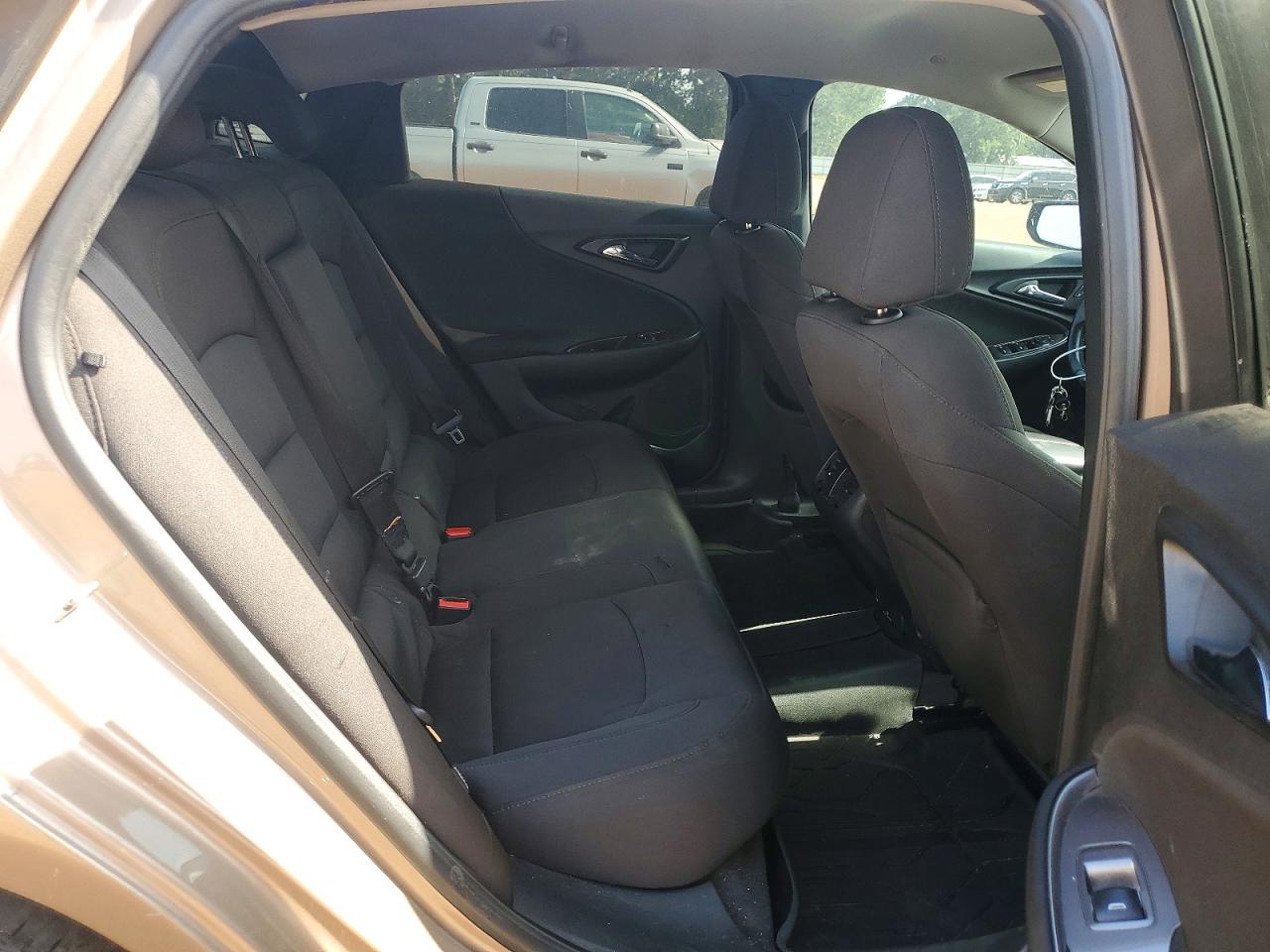 2018 Chevrolet Malibu Lt Tan vin: 1G1ZD5ST9JF224620
