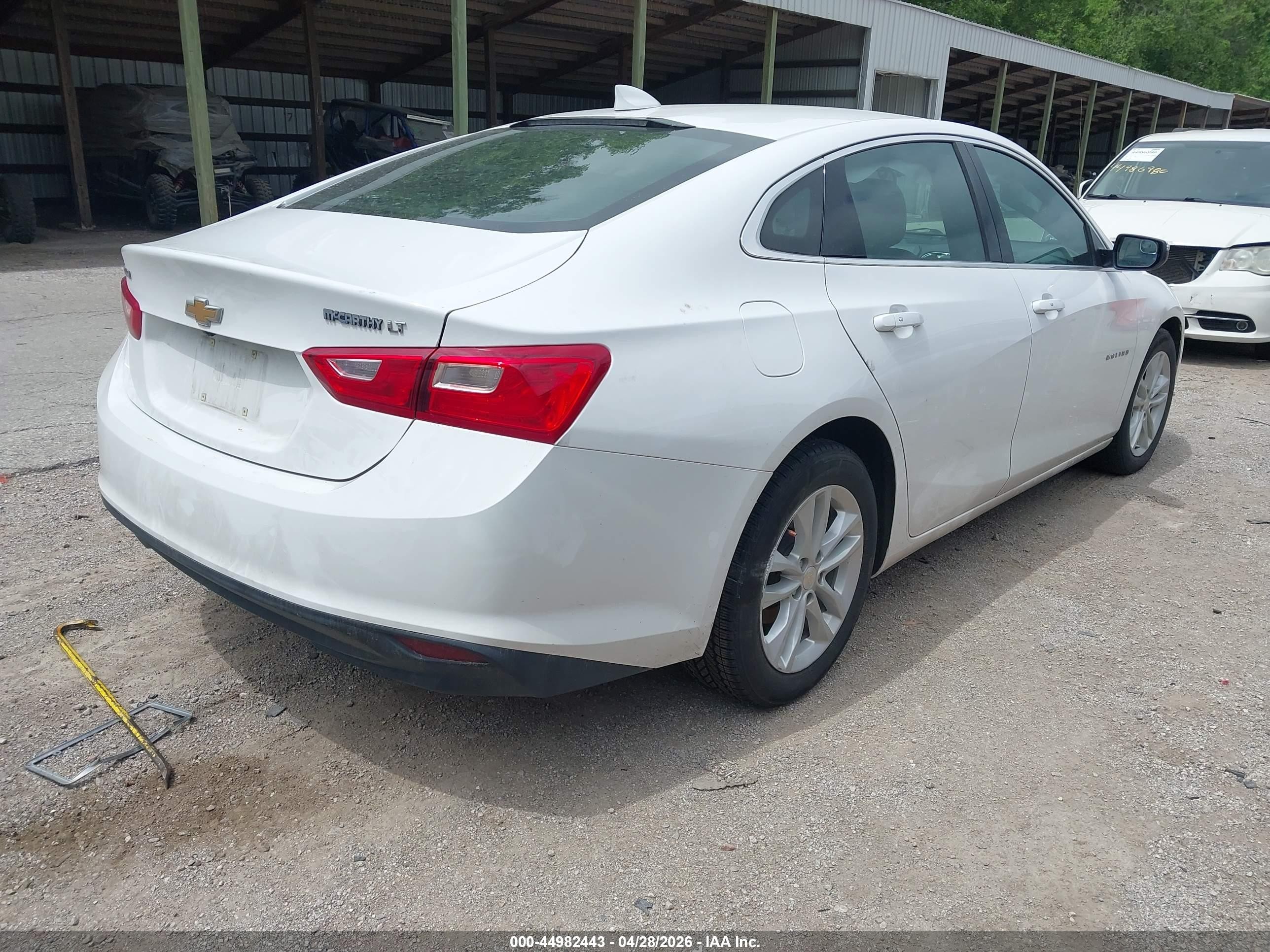 2018 Chevrolet Malibu Lt Белый vin: 1G1ZD5ST9JF226450