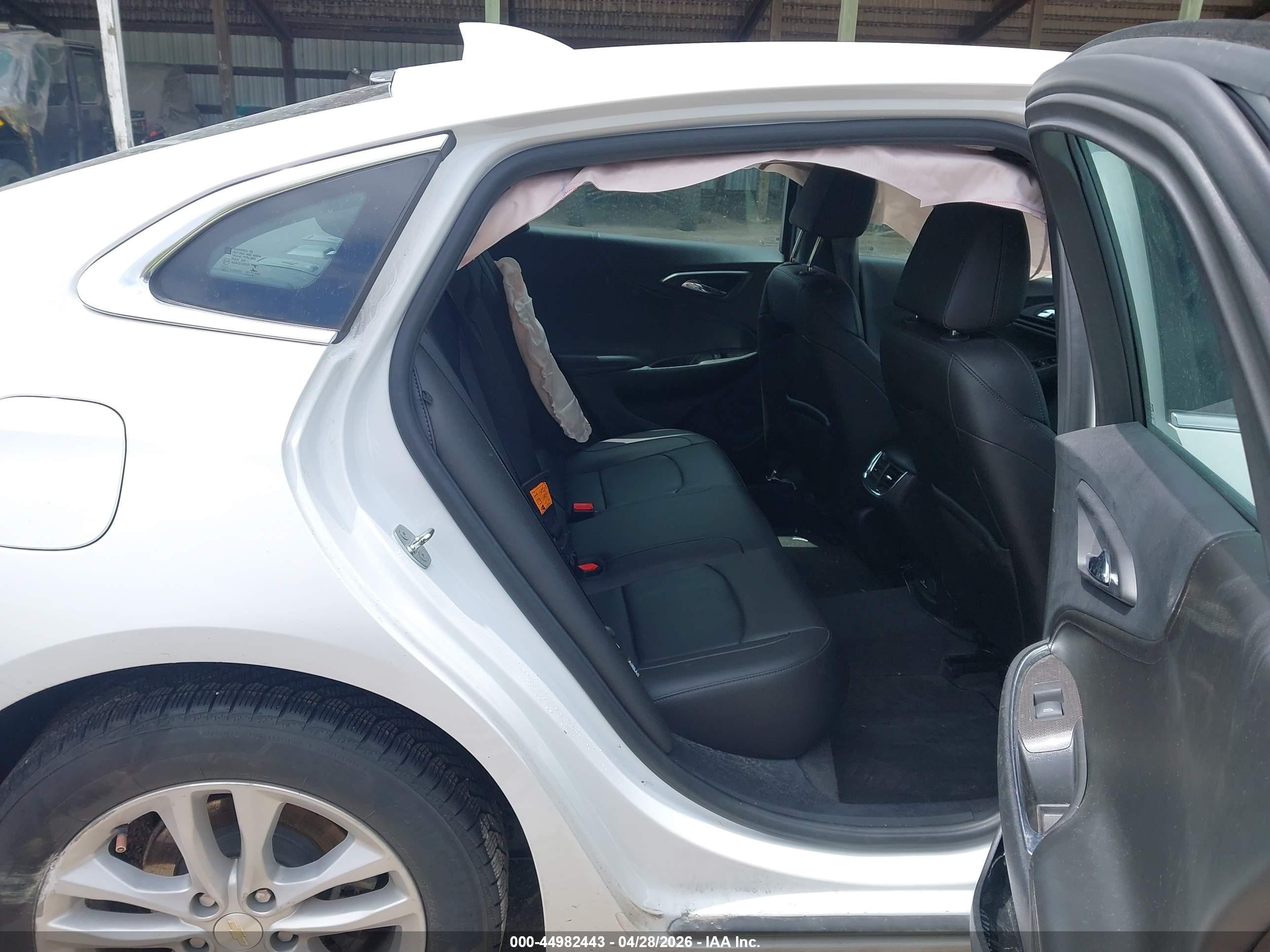 2018 Chevrolet Malibu Lt Белый vin: 1G1ZD5ST9JF226450